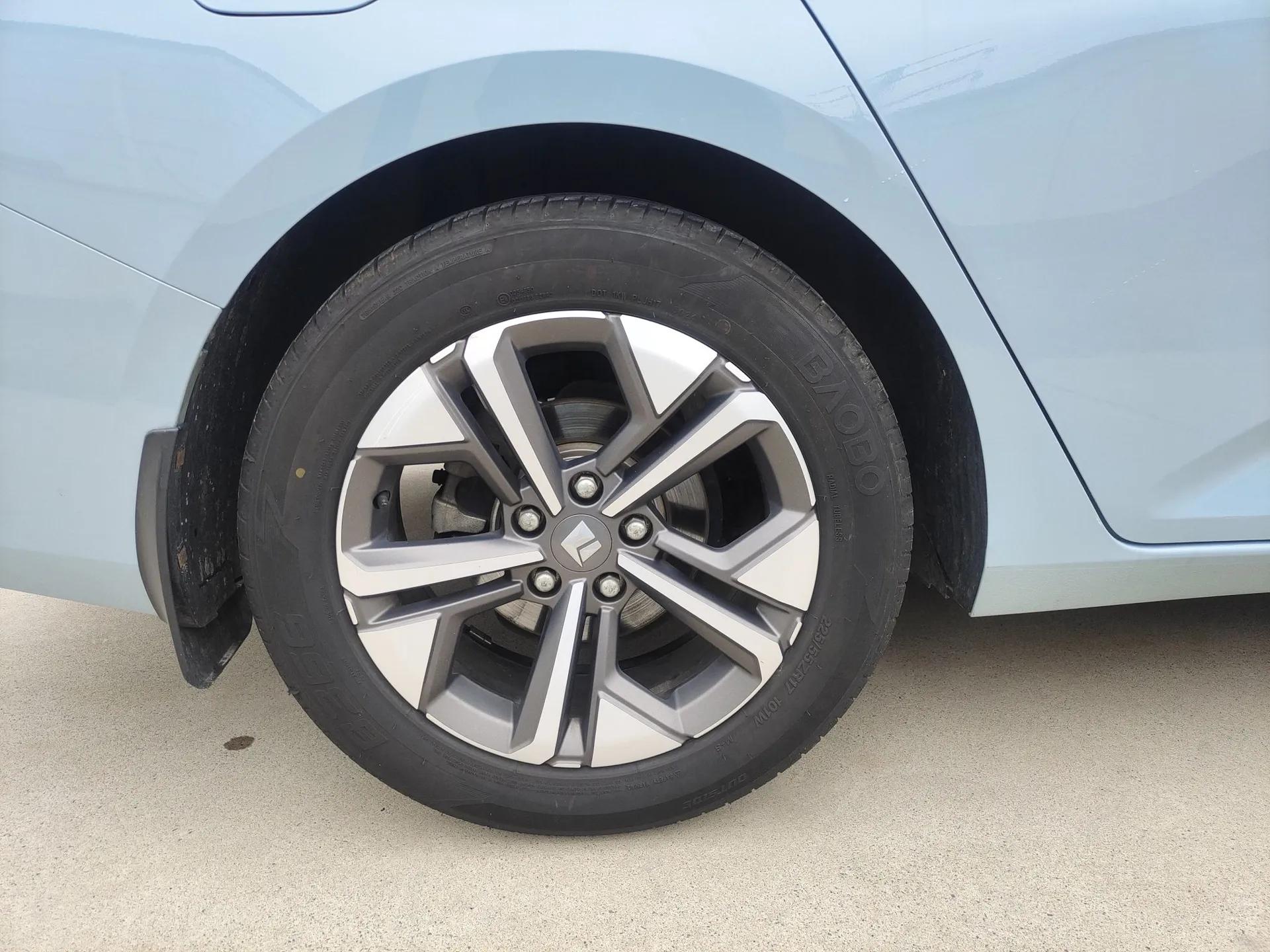Baojun Valli 2021 1.5T Naqu Starry Sky CVT Flagship Model — миниатюра 10