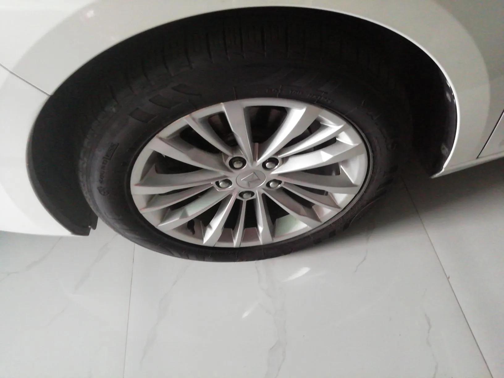 Baojun Valli 2021 1.5T Yili Pasture CVT Luxury Model — миниатюра 9