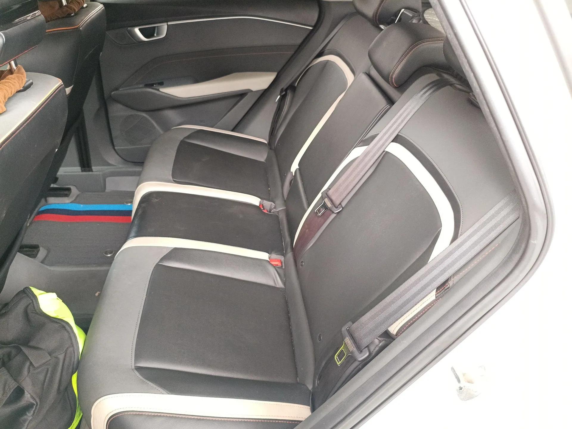 Baojun RC-6 2019 1.5T CVT 24-Hour Online Prestige Edition — миниатюра 20