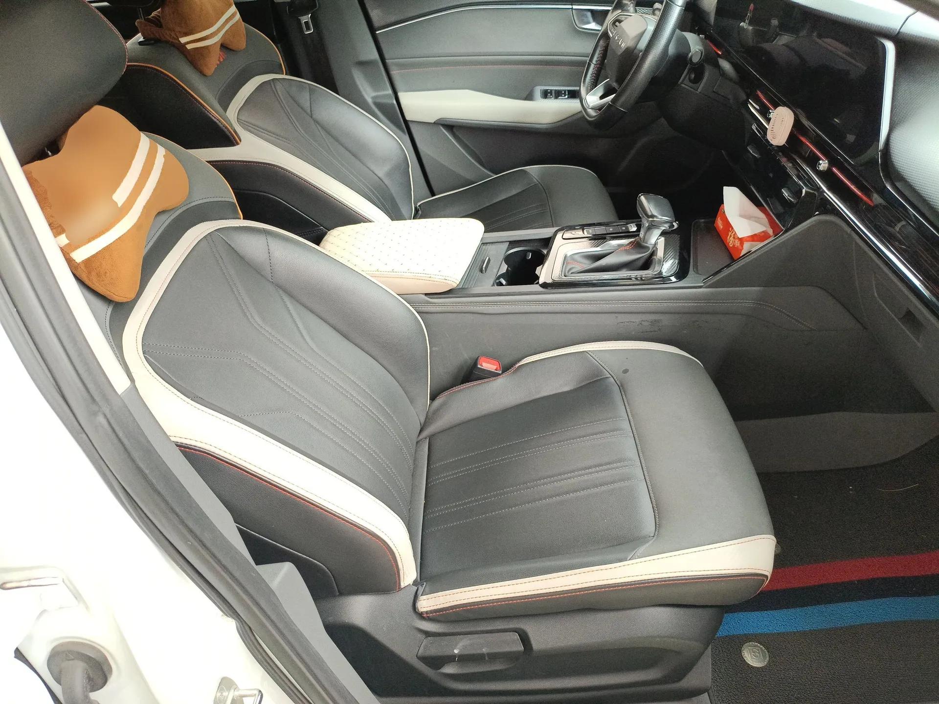 Baojun RC-6 2019 1.5T CVT 24-Hour Online Prestige Edition — миниатюра 23