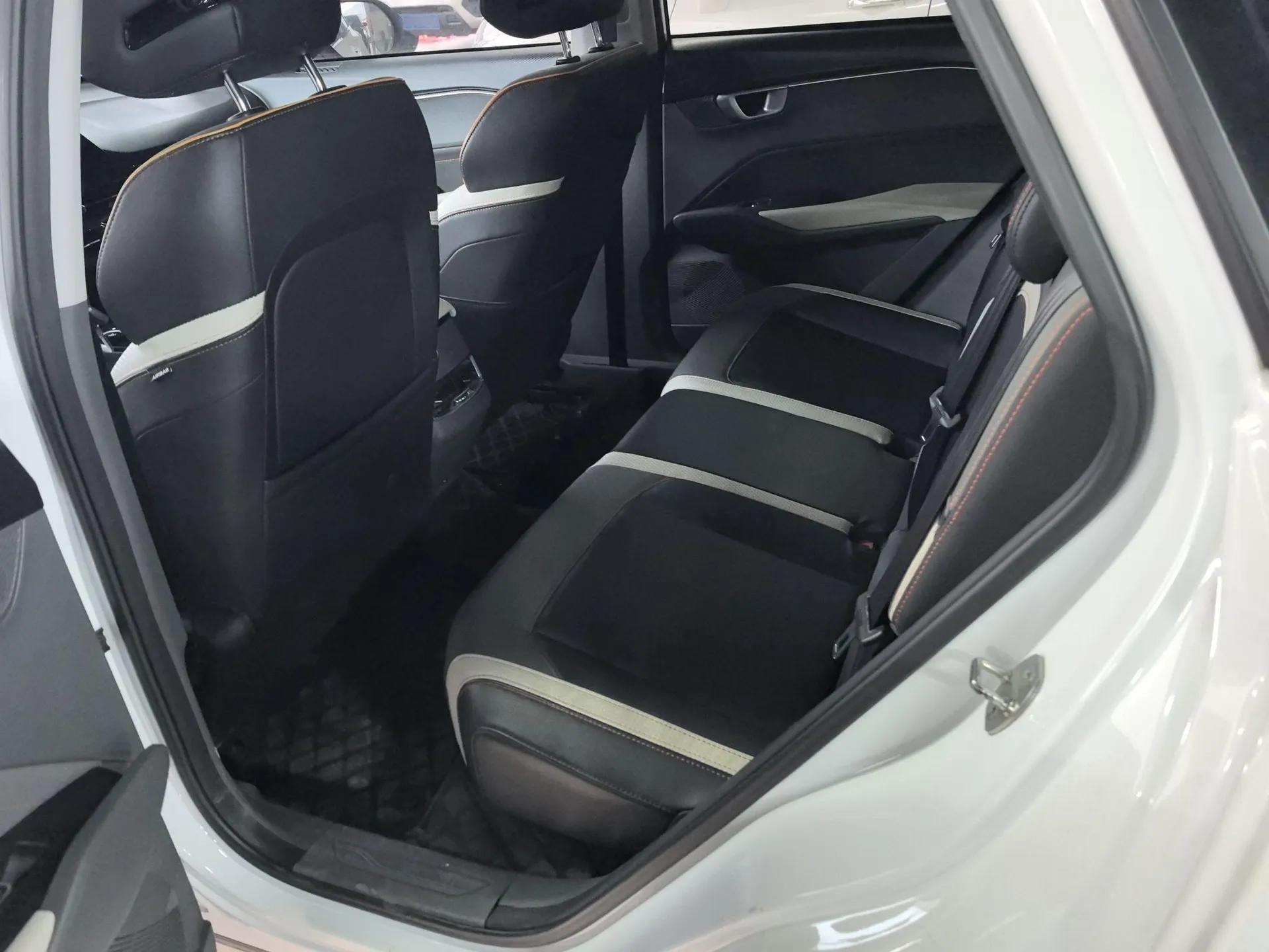 Baojun RC-6 2019 1.5T CVT 24-Hour Online Prestige Edition — миниатюра 11