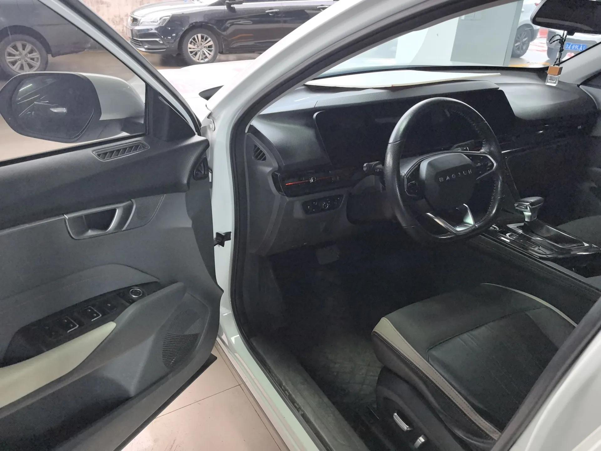 Baojun RC-6 2019 1.5T CVT 24-Hour Online Prestige Edition — миниатюра 12