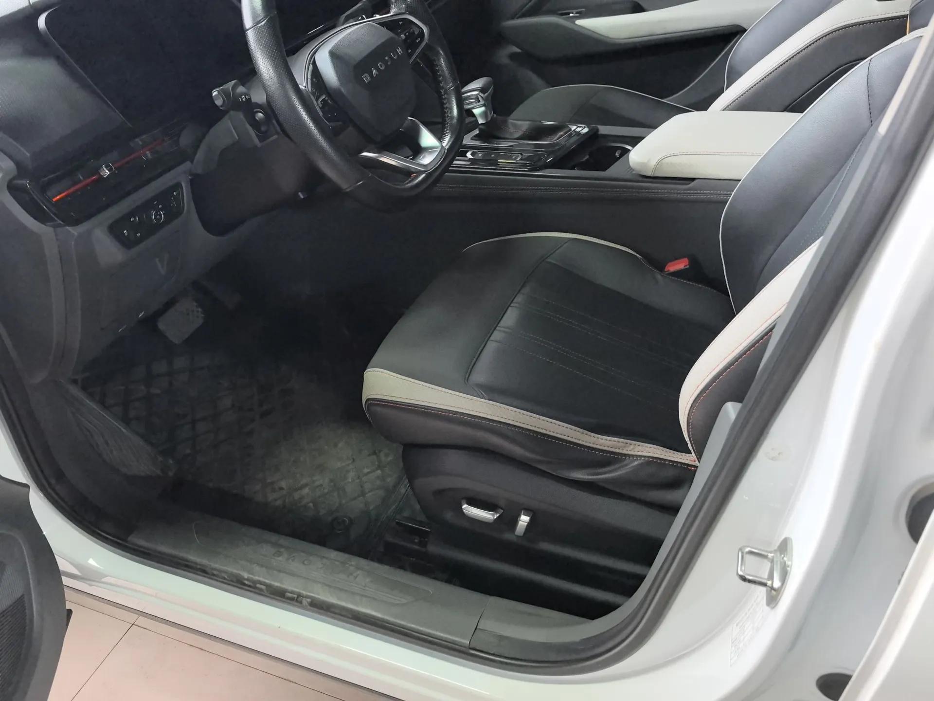 Baojun RC-6 2019 1.5T CVT 24-Hour Online Prestige Edition — миниатюра 8