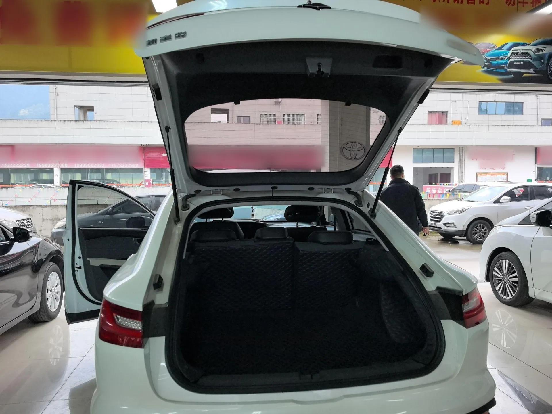 Baojun RC-6 2019 1.5T CVT 24-Hour Online Prestige Edition — миниатюра 10