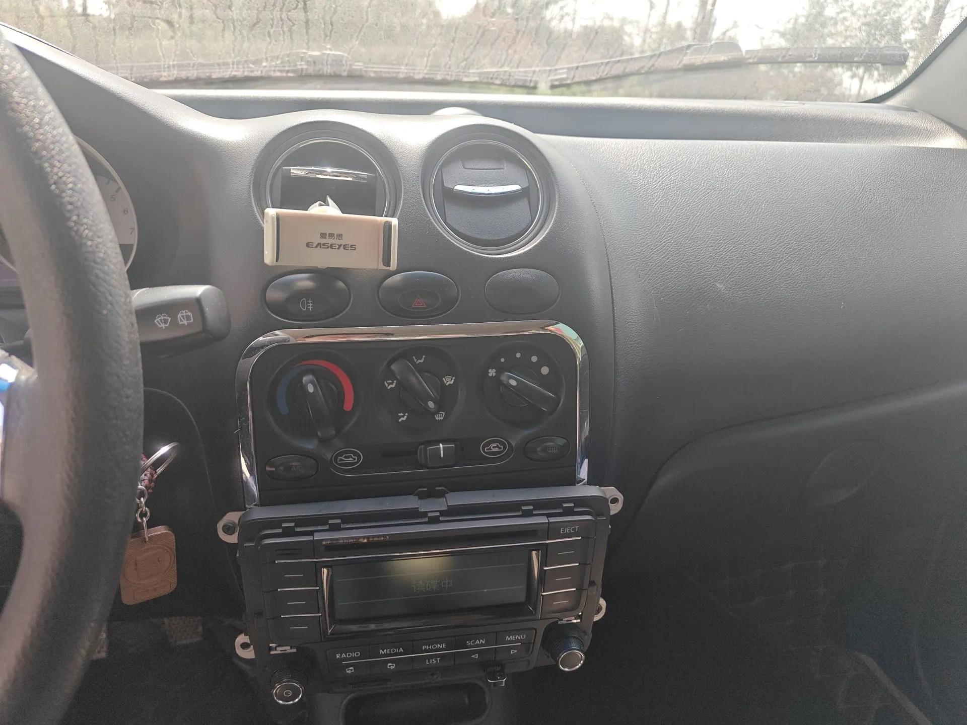 Baojun Lechi 2010 1.2L Sport Edition Fashion Model — миниатюра 14