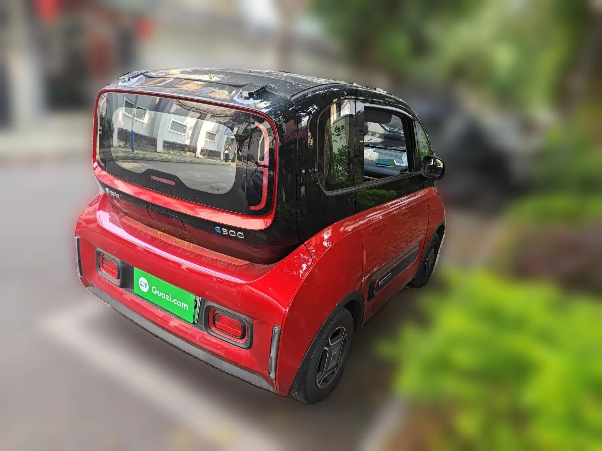Baojun E300 2020 Star Travel Edition — миниатюра 6