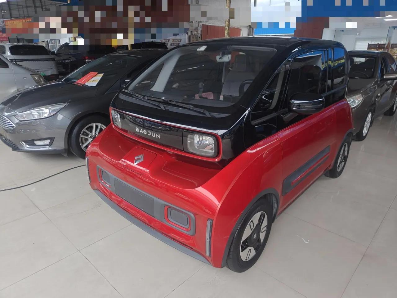 Baojun E300 2020 Plus Interstellar Smart Edition — миниатюра 1