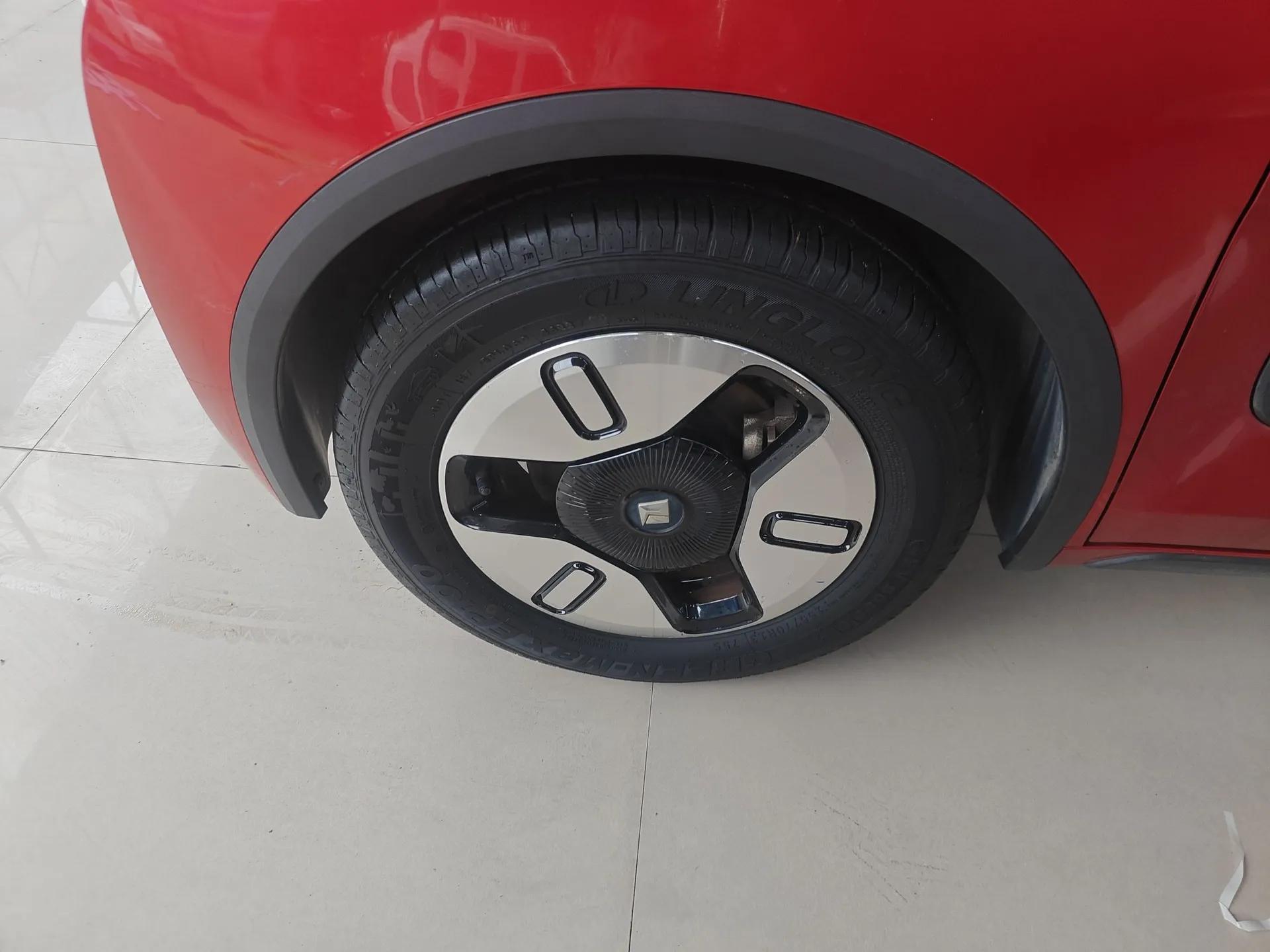 Baojun E300 2020 Plus Interstellar Smart Edition — миниатюра 8