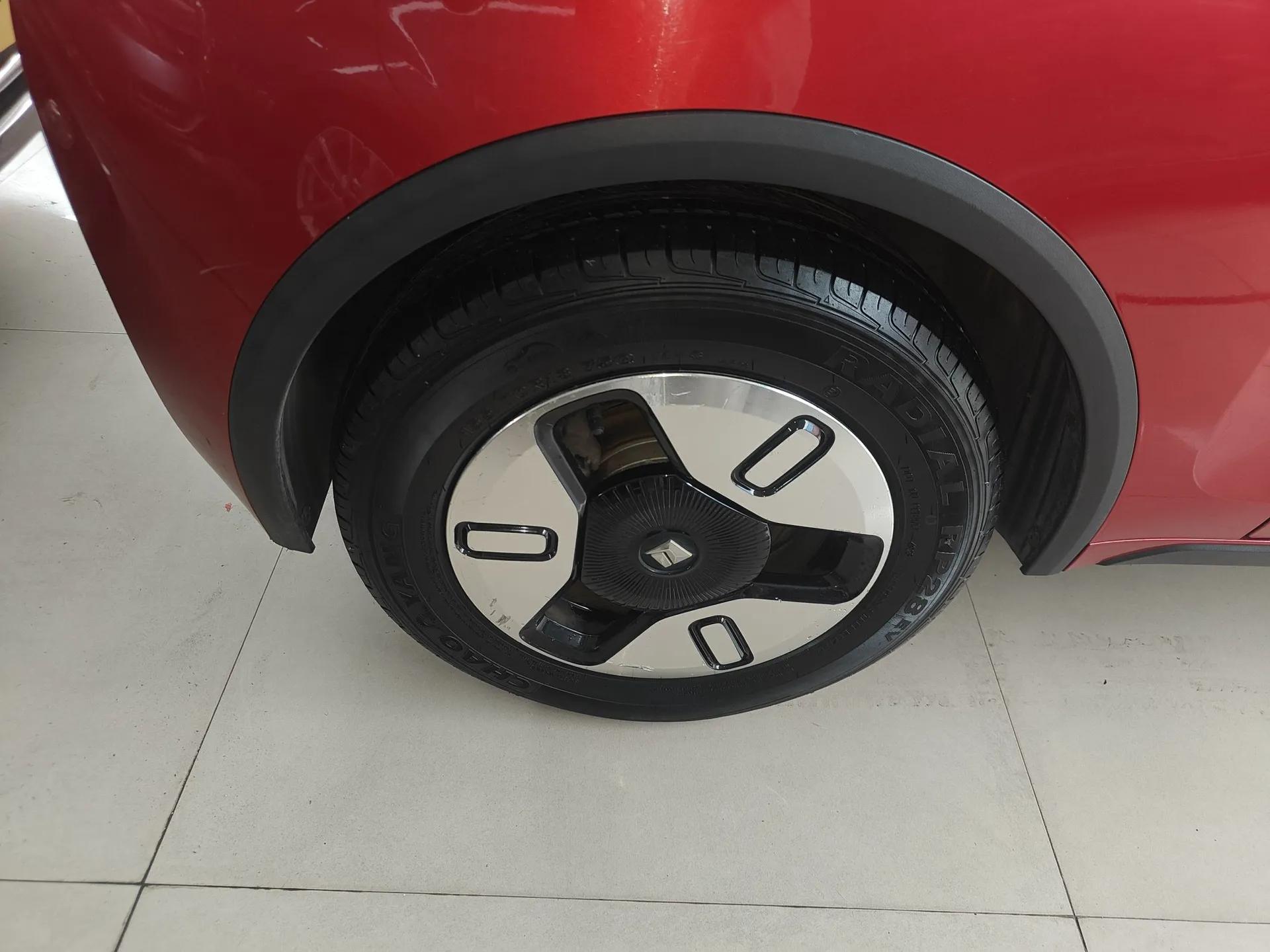 Baojun E300 2020 Plus Interstellar Smart Edition — миниатюра 10