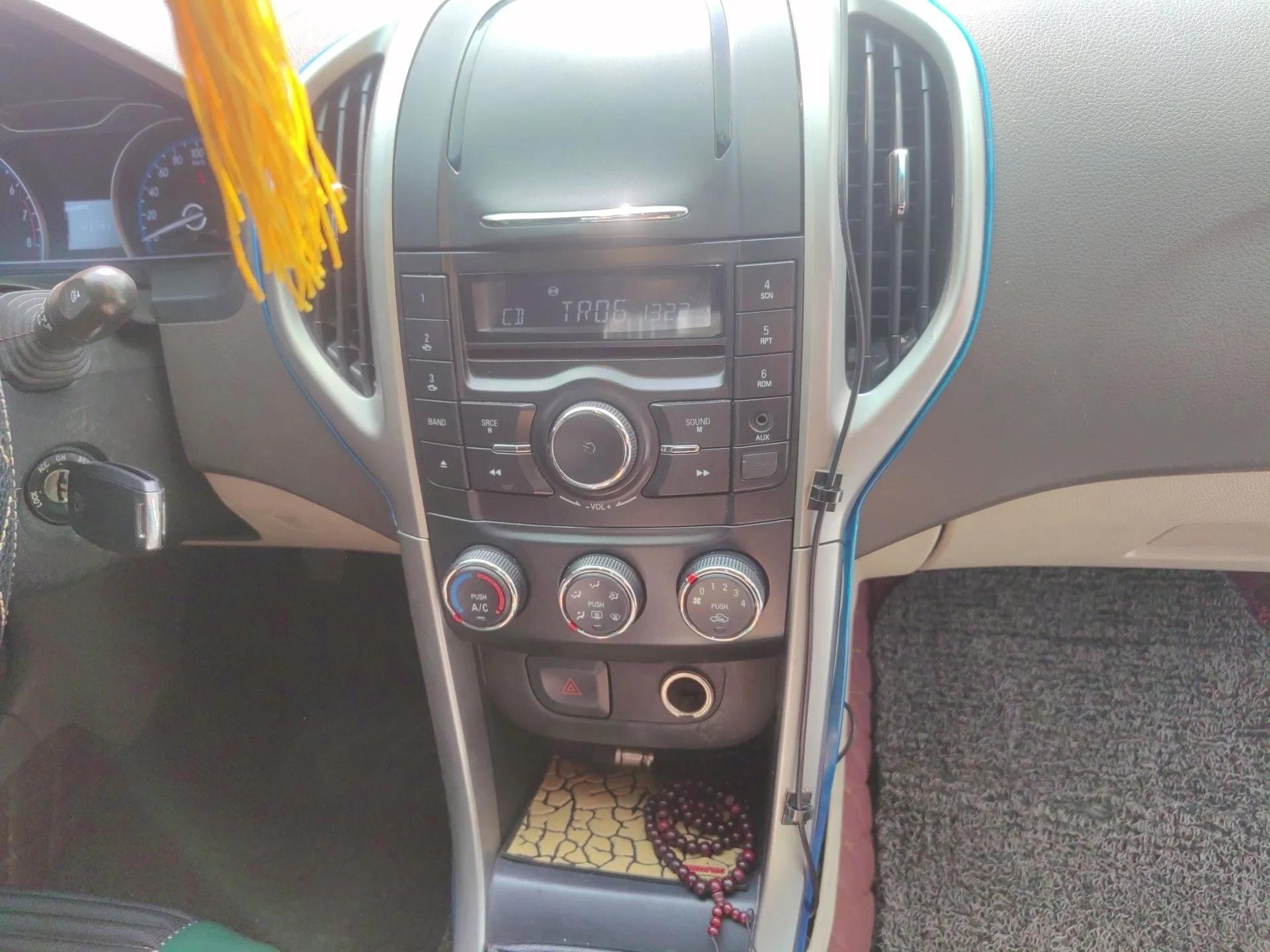 Baojun 610 2014 1.5L manual standard version — миниатюра 14
