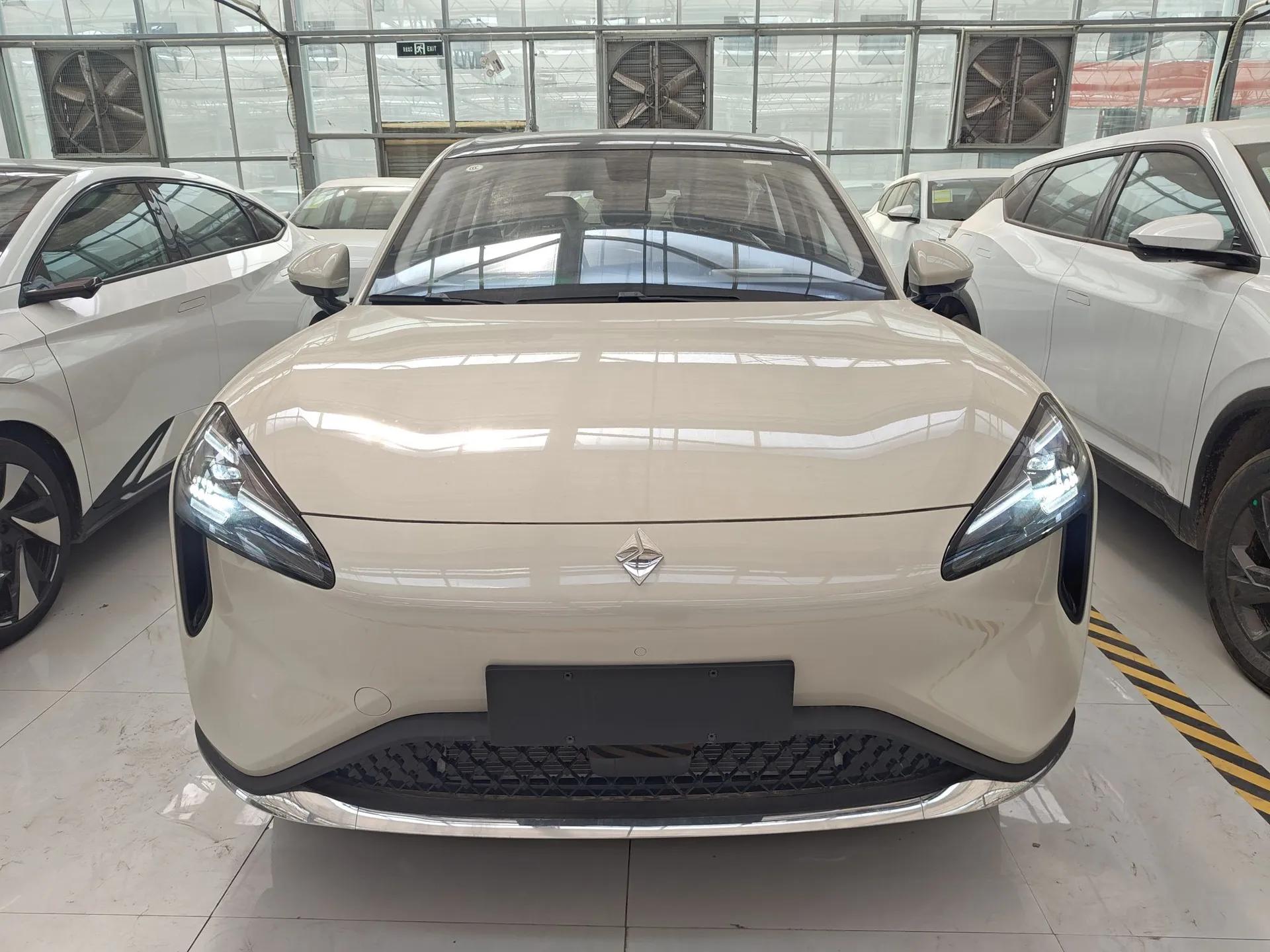 Baojun E6 2026 Model 500km Enjoyment Edition — миниатюра 2