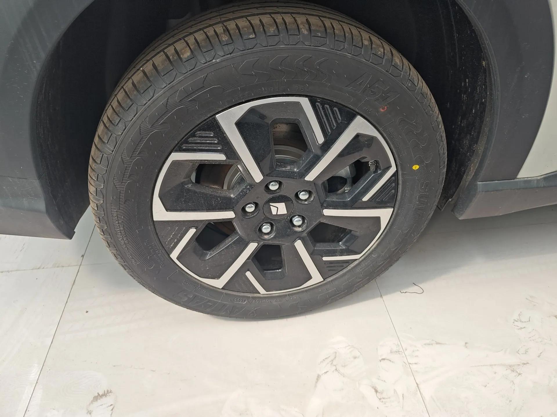 Baojun E6 2026 Model 500km Enjoyment Edition — миниатюра 10