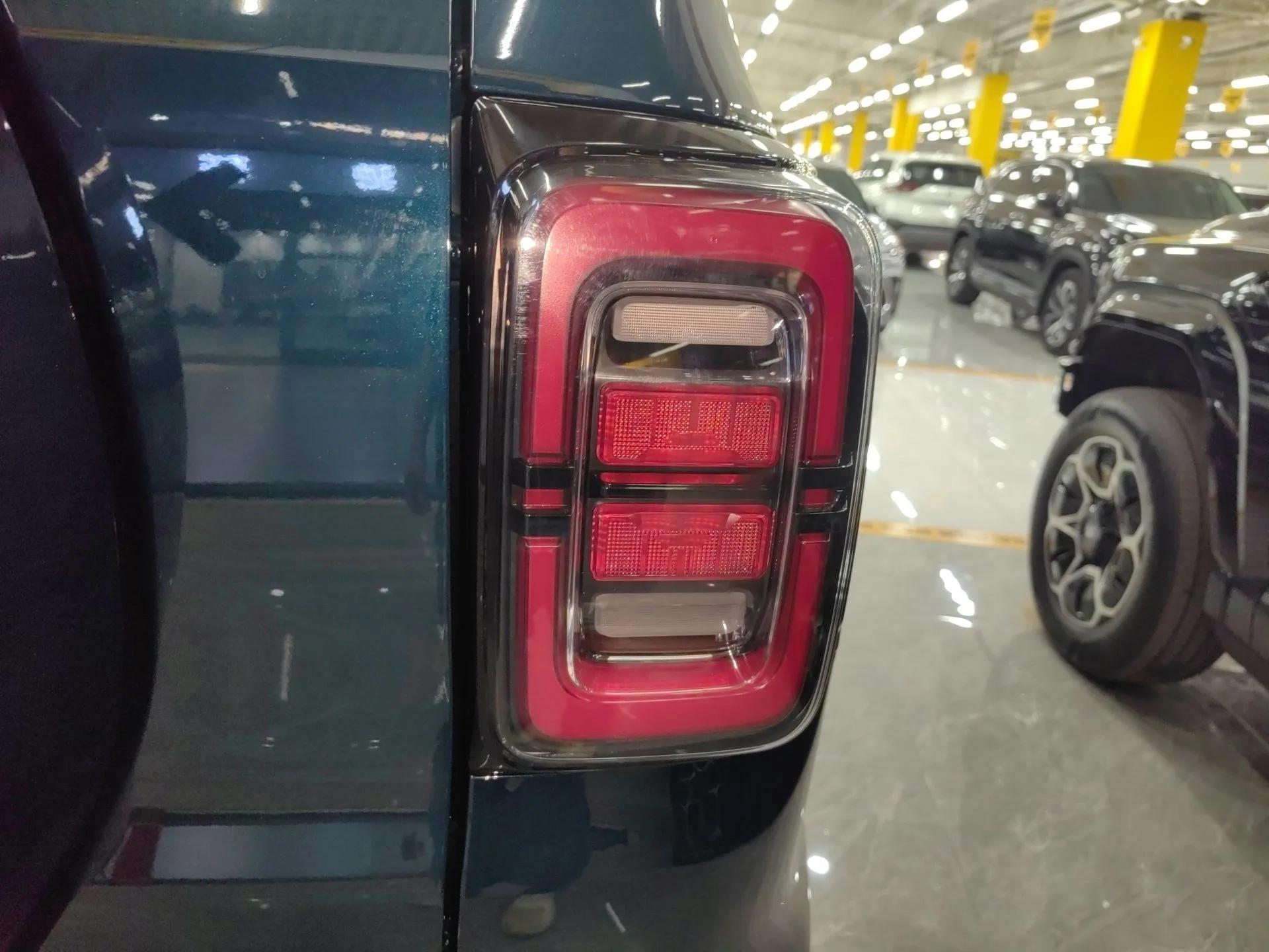 BAIC Off-Road BJ60 2022 2.0T Weekend Edition Five-Seater — миниатюра 7