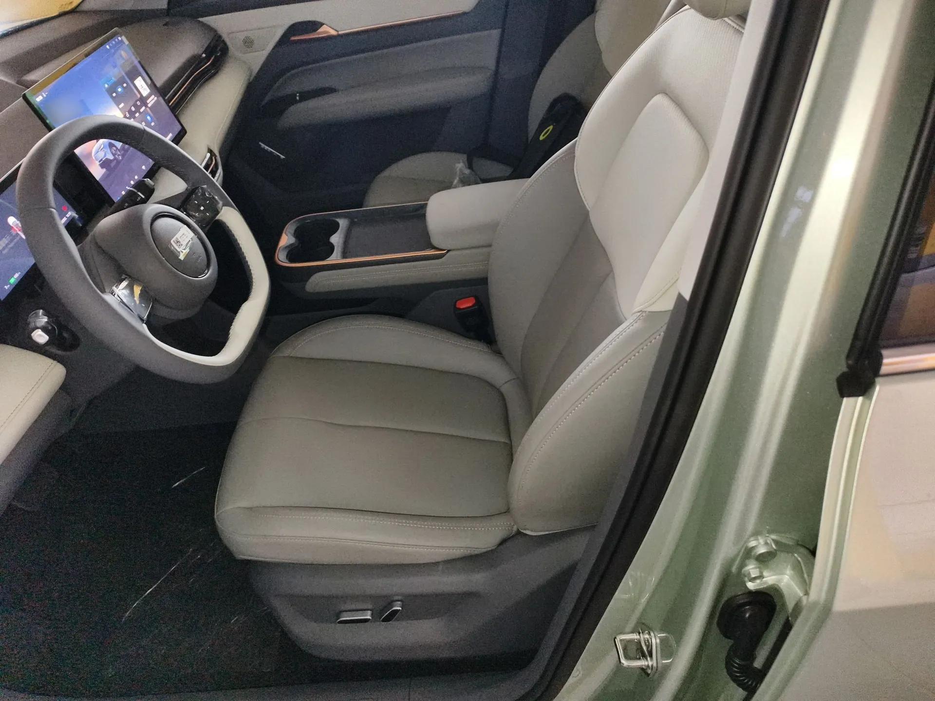 Bestune Yueyi 03 2025 445km Joyful Edition — миниатюра 18