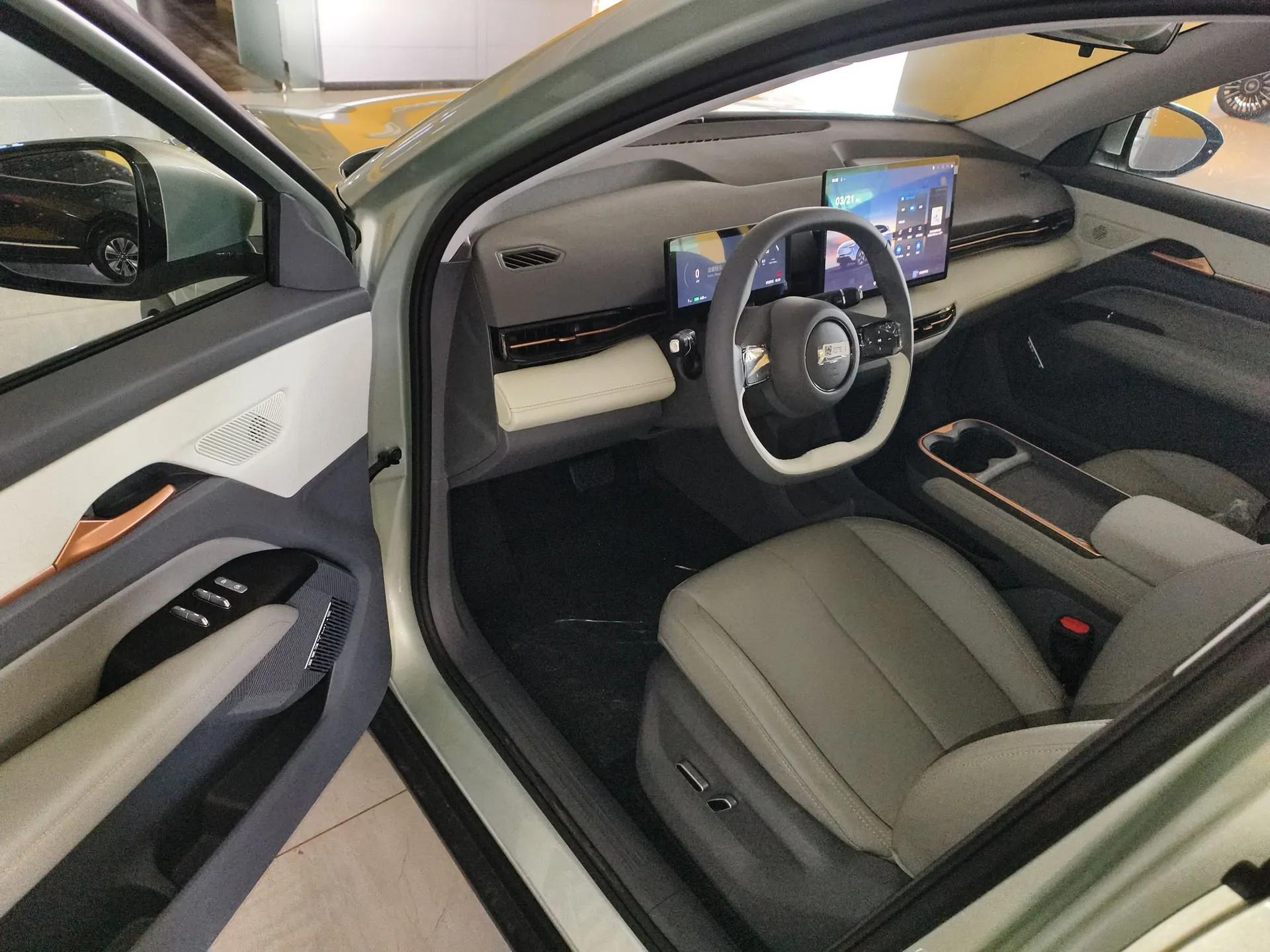 Bestune Yueyi 03 2025 445km Joyful Edition — миниатюра 19