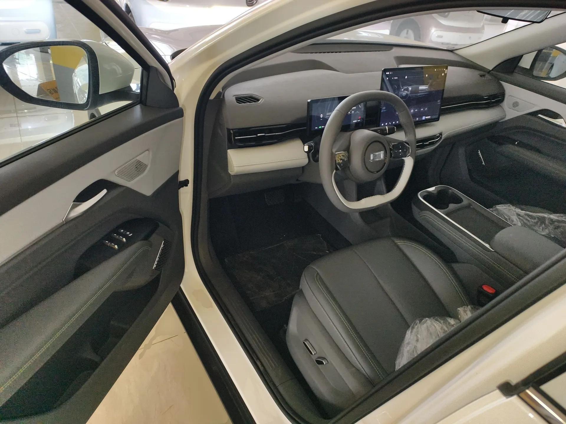 Bestune Yueyi 03 2025 445km Joyful Edition — миниатюра 19