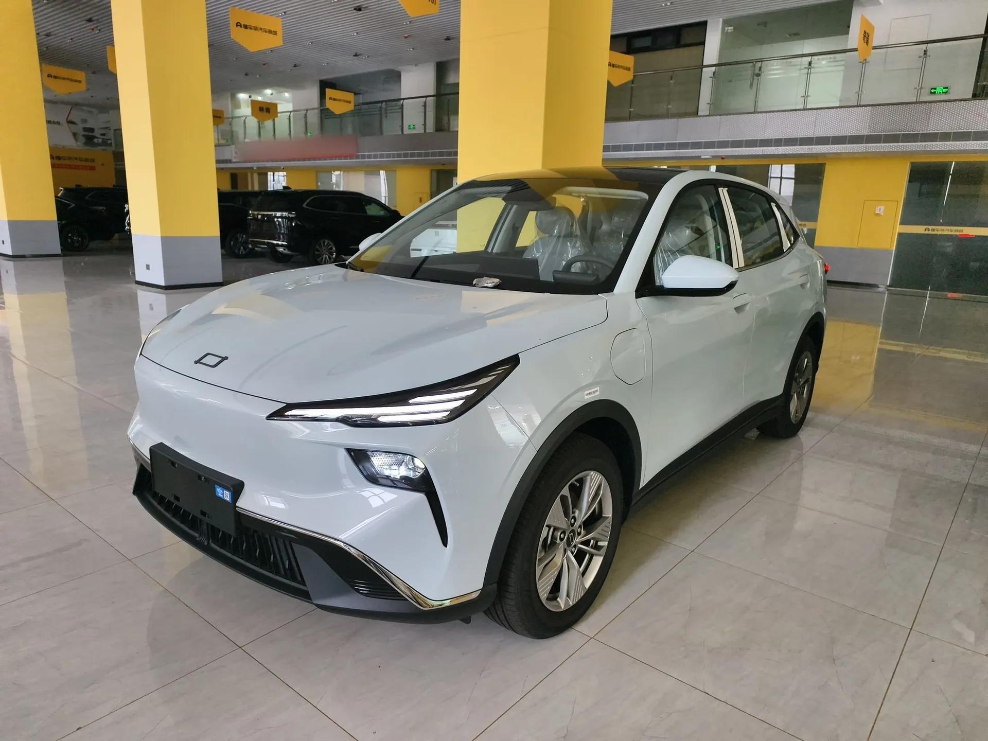 Bestune Yueyi 03 2025 445km Joyful Edition — миниатюра 1