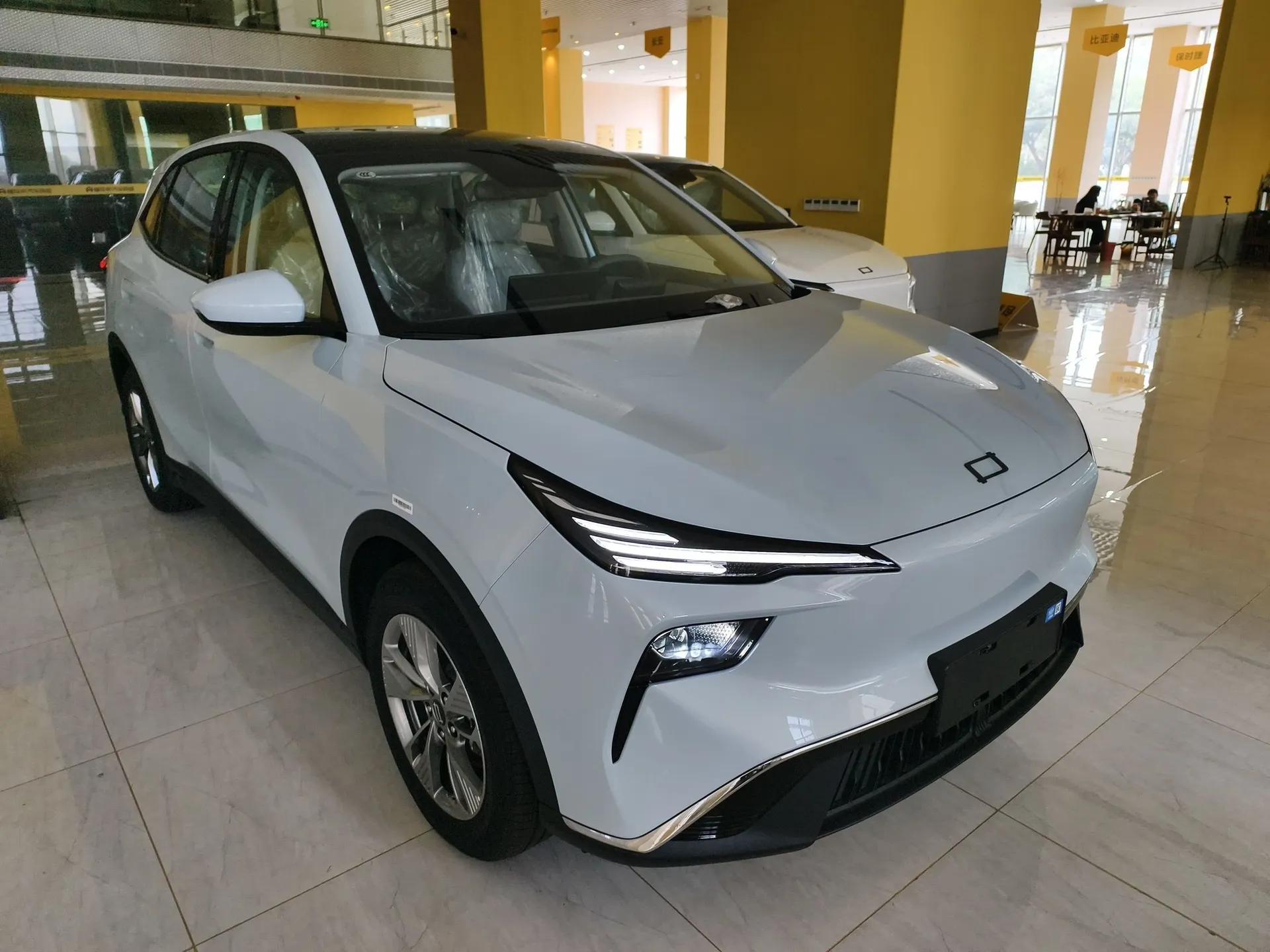 Bestune Yueyi 03 2025 445km Joyful Edition — миниатюра 3