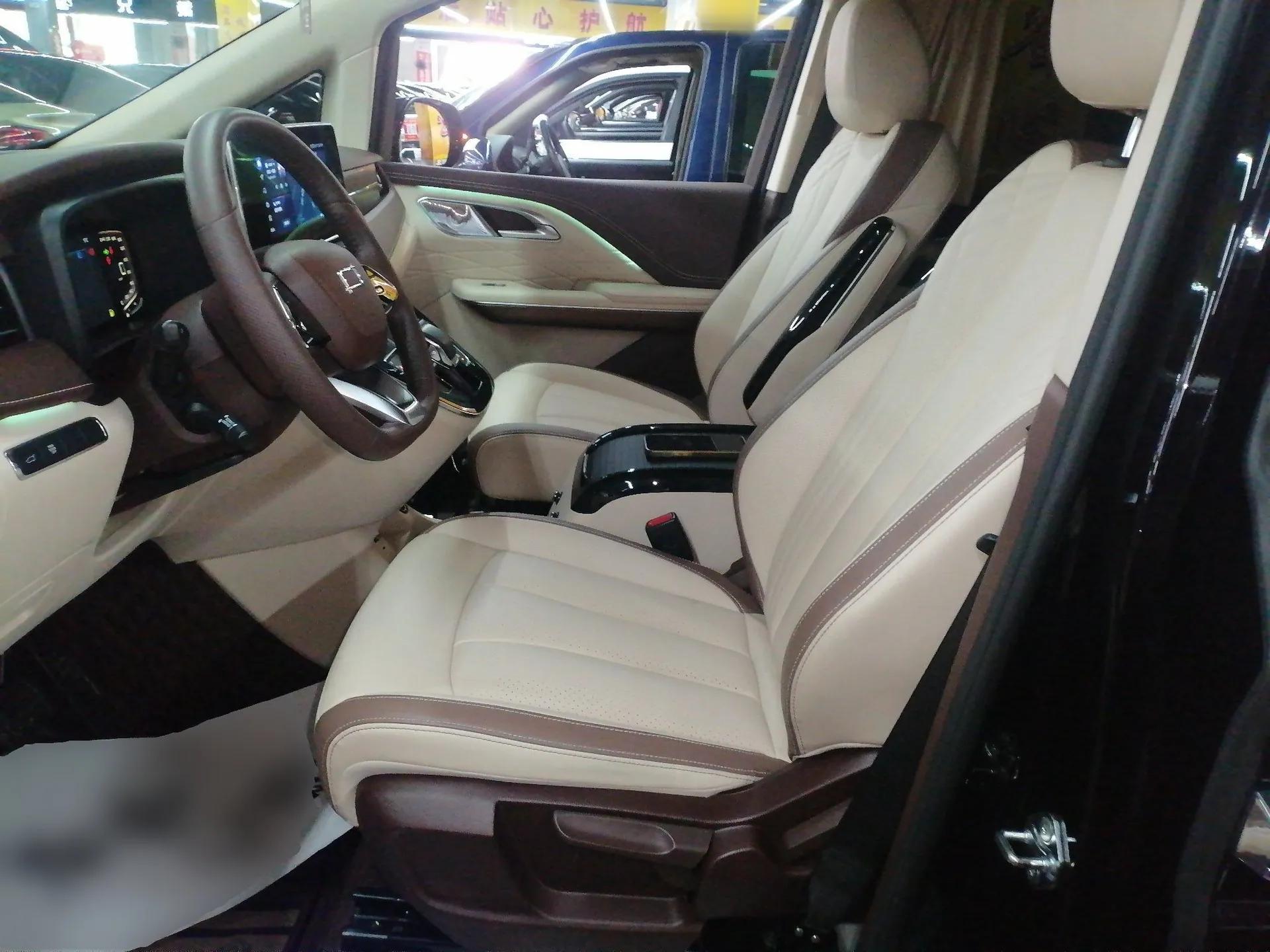 Bestune M9 2023 2.0T Ultimate Edition — миниатюра 16
