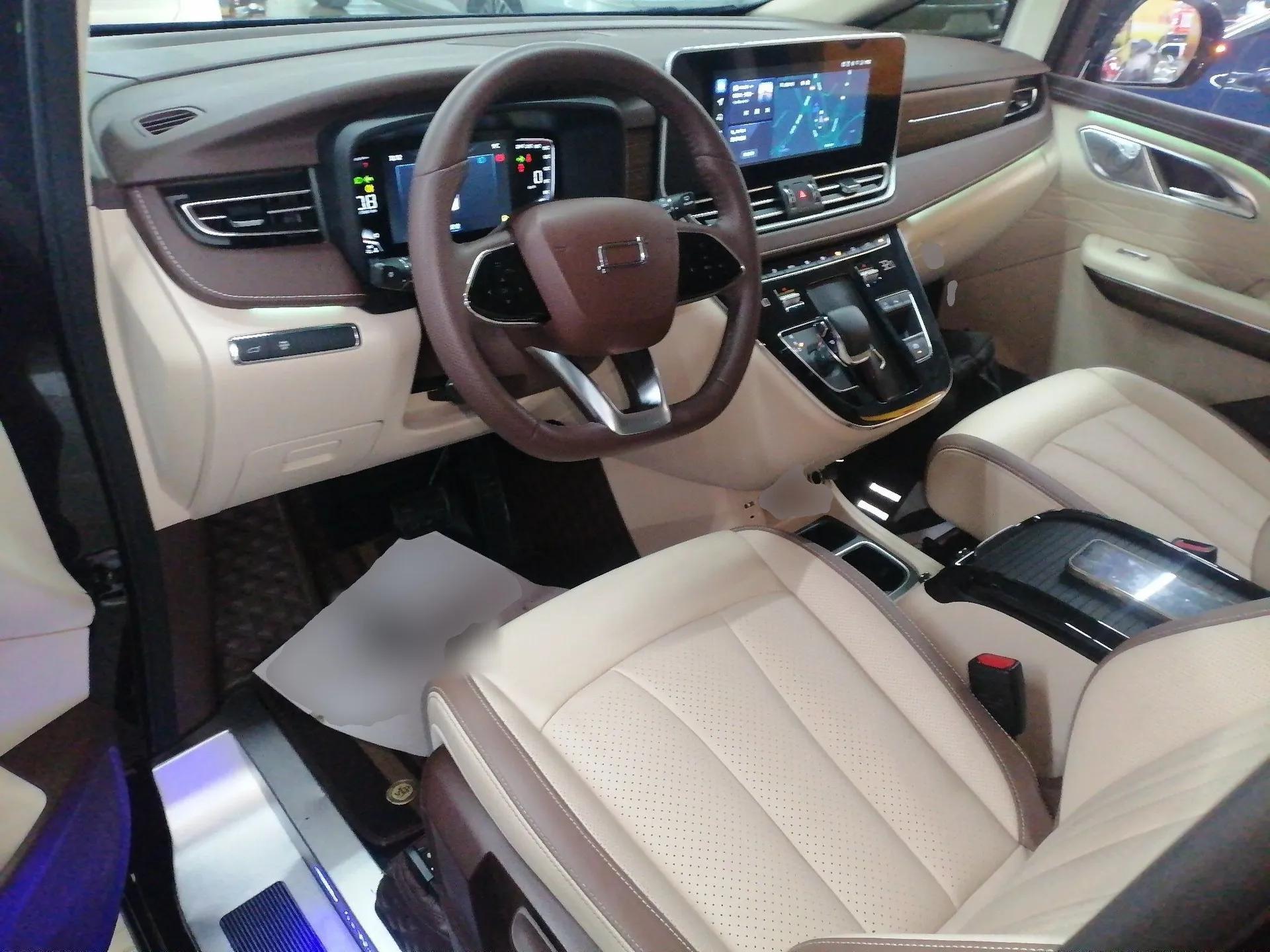 Bestune M9 2023 2.0T Ultimate Edition — миниатюра 20