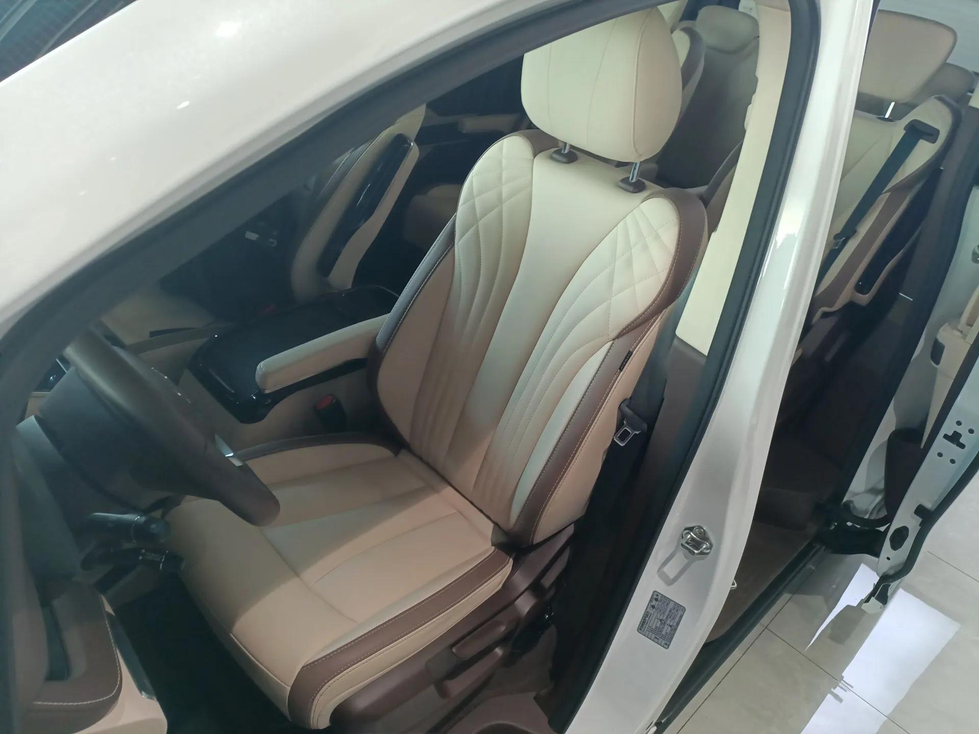 Bestune M9 2023 2.0T Prestige Edition — миниатюра 17