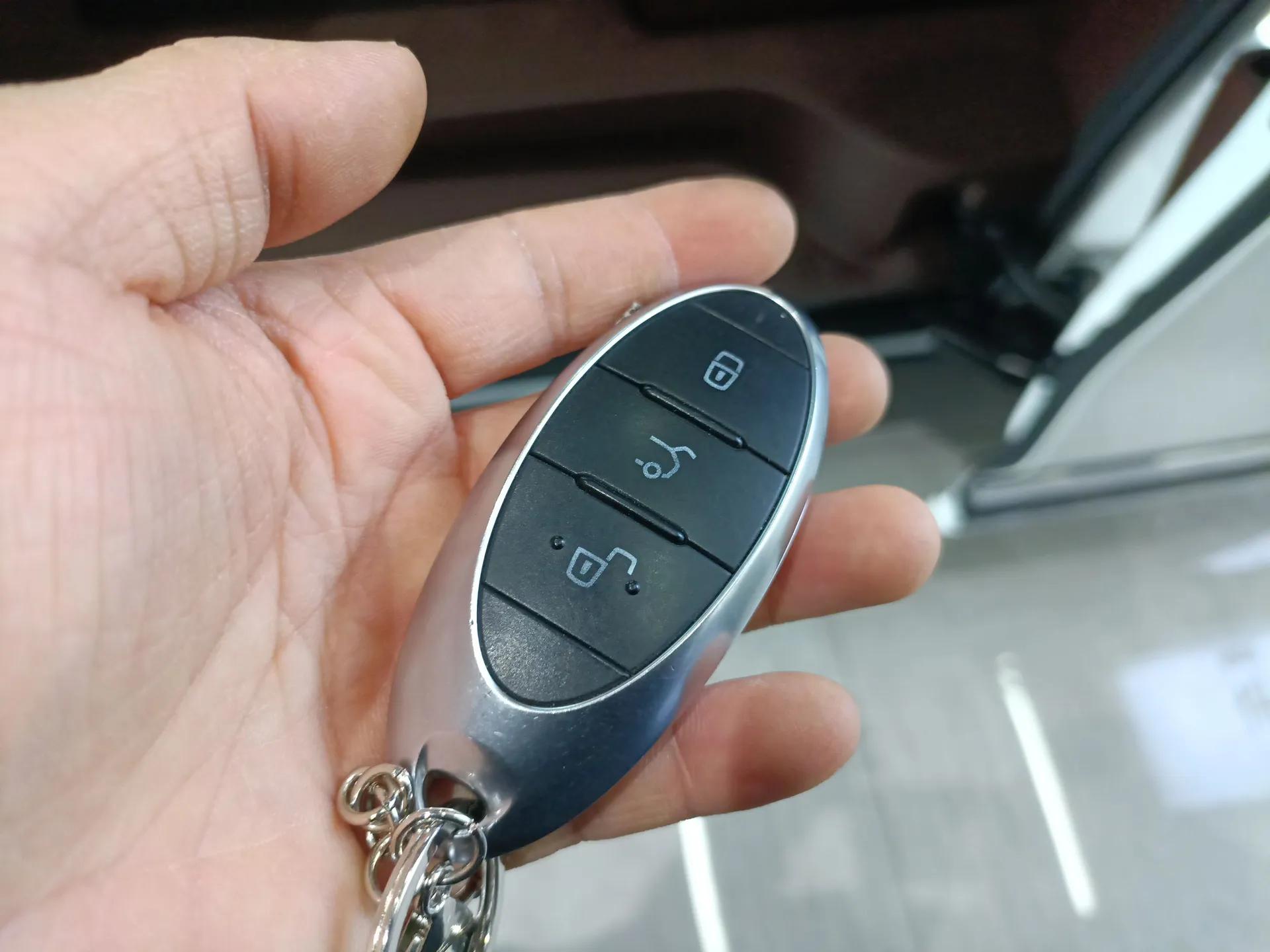 Bestune M9 2023 2.0T Prestige Edition — миниатюра 22