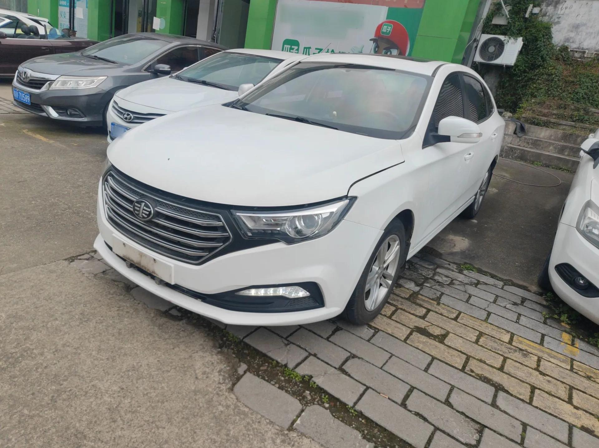 Bestune B30 2017 1.6L Manual Luxury Edition — миниатюра 1