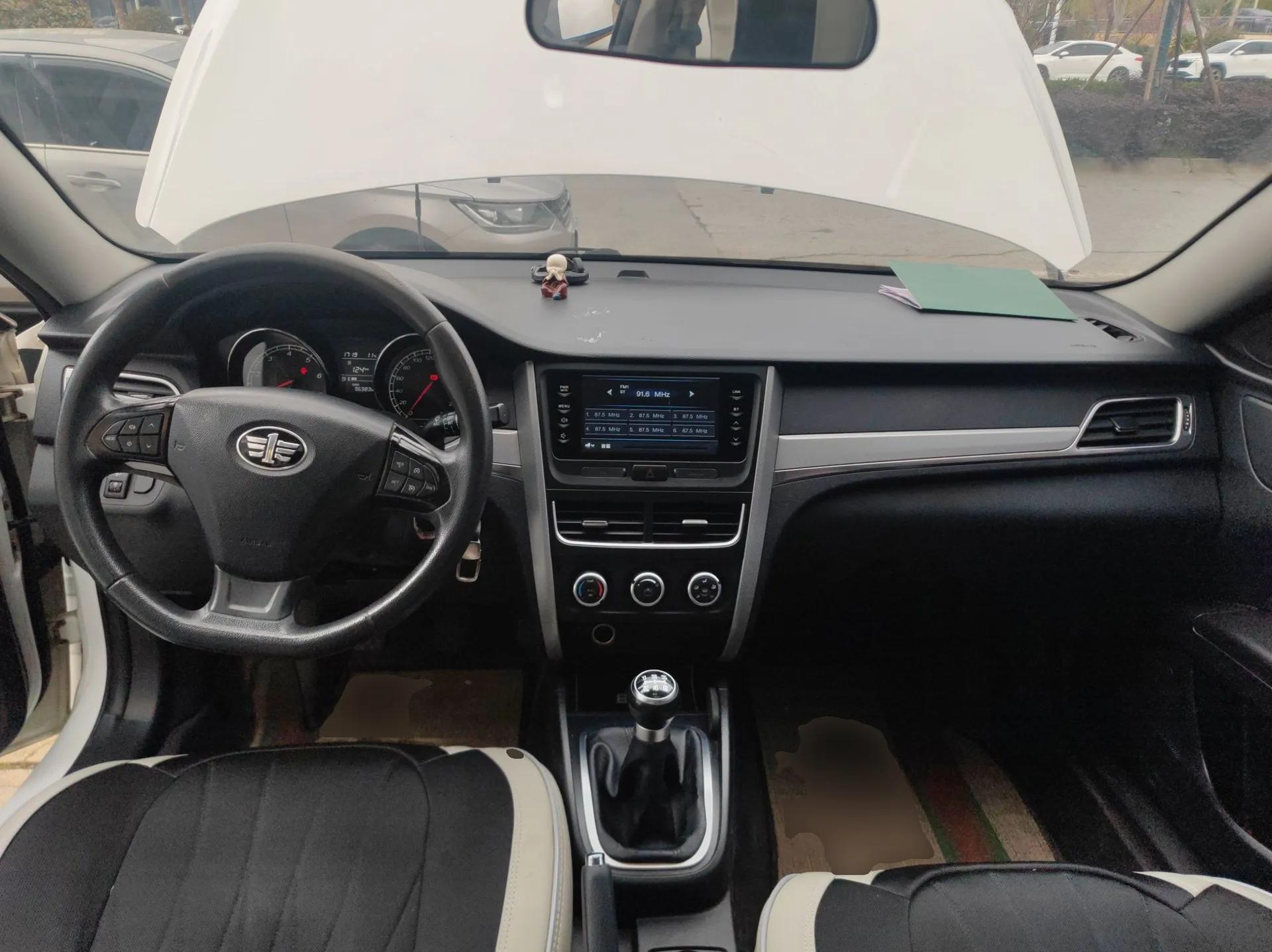 Bestune B30 2017 1.6L Manual Luxury Edition — миниатюра 13
