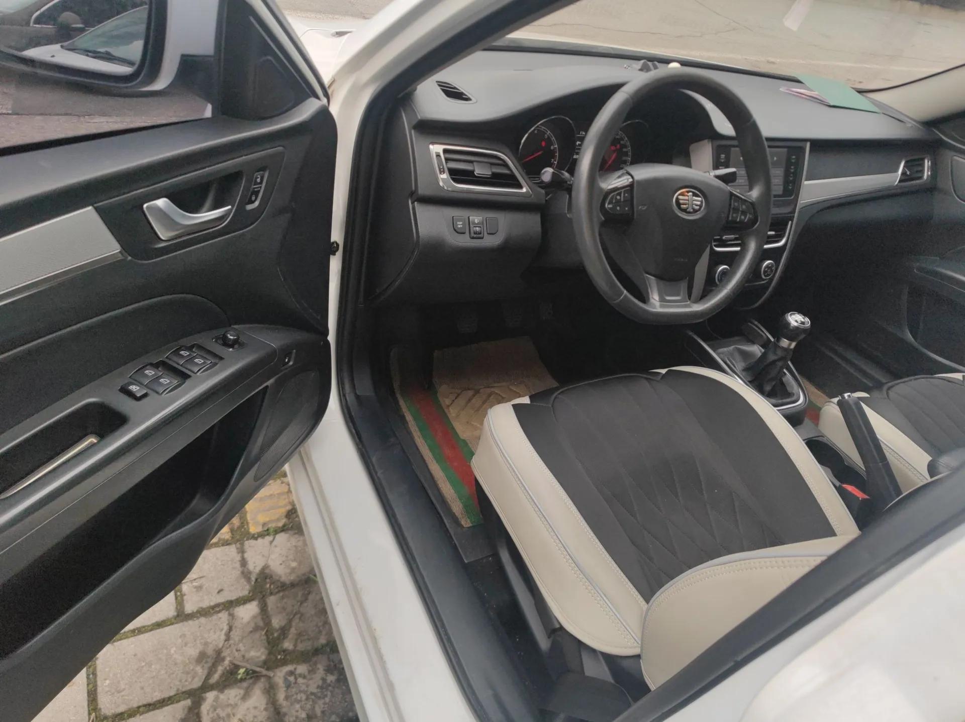 Bestune B30 2017 1.6L Manual Luxury Edition — миниатюра 19