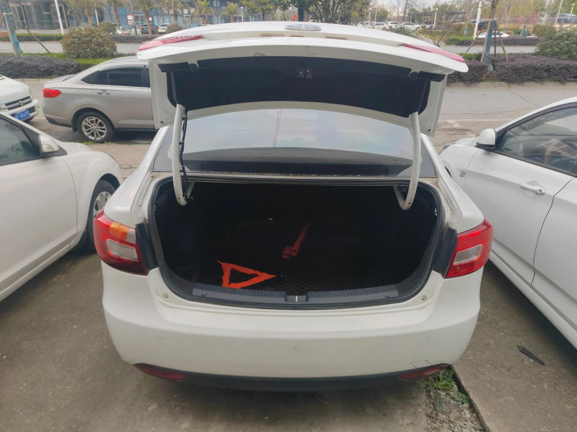 Bestune B30 2017 1.6L Manual Luxury Edition — миниатюра 22