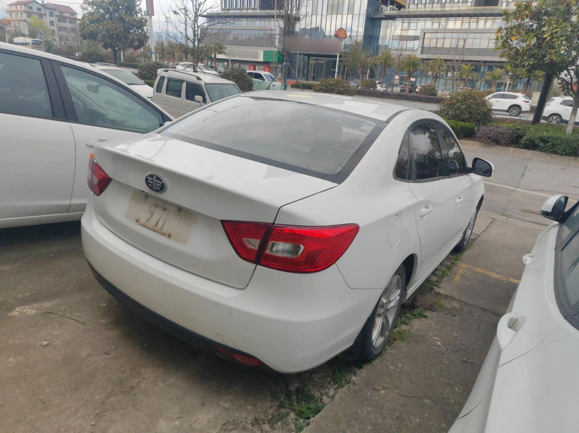 Bestune B30 2017 1.6L Manual Luxury Edition — миниатюра 6