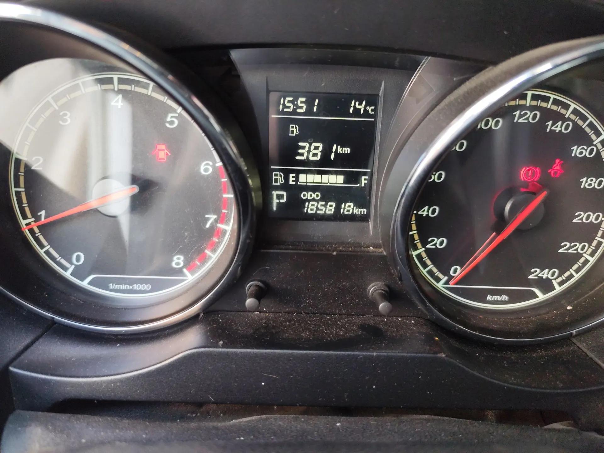 Bestune B30 2016 1.6L Automatic Luxury Model — миниатюра 13