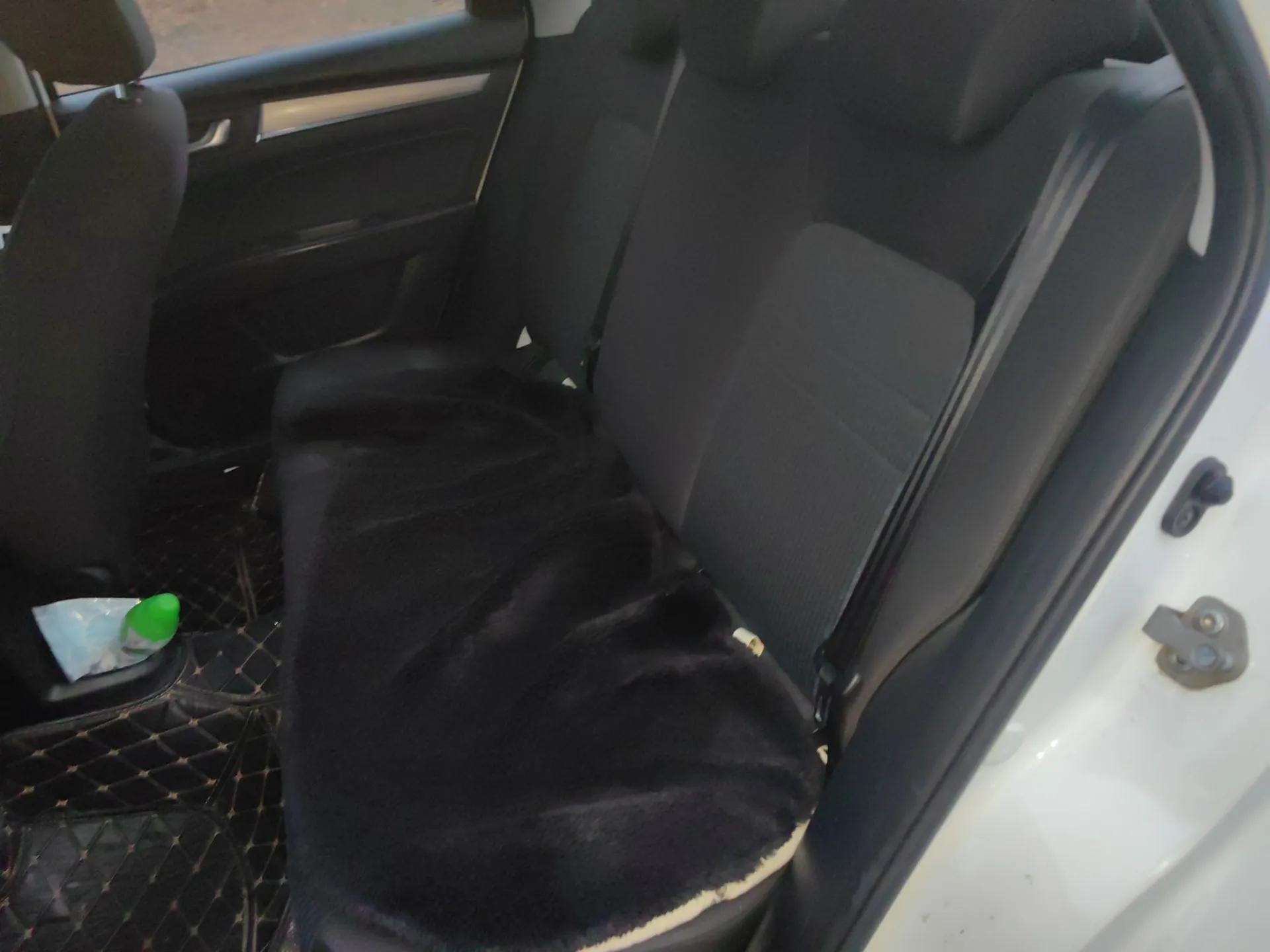 Bestune B30 2016 1.6L Automatic Luxury Model — миниатюра 18