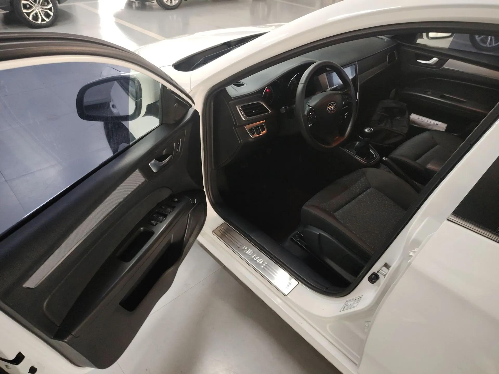 Bestune B30 2016 1.6L manual luxury version — миниатюра 19