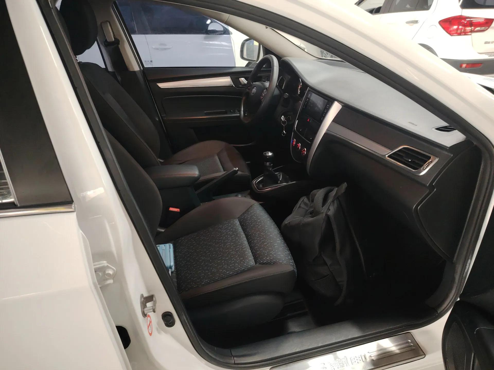 Bestune B30 2016 1.6L manual luxury version — миниатюра 23