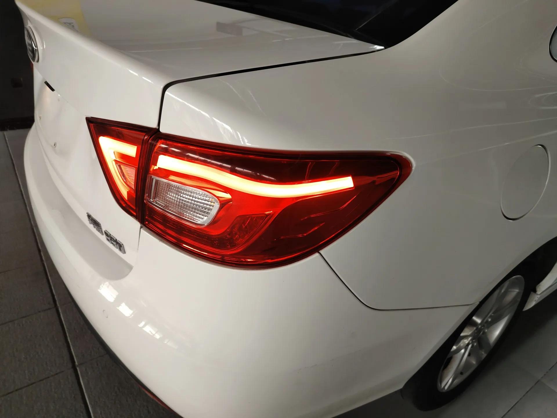 Bestune B30 2016 1.6L manual luxury version — миниатюра 7