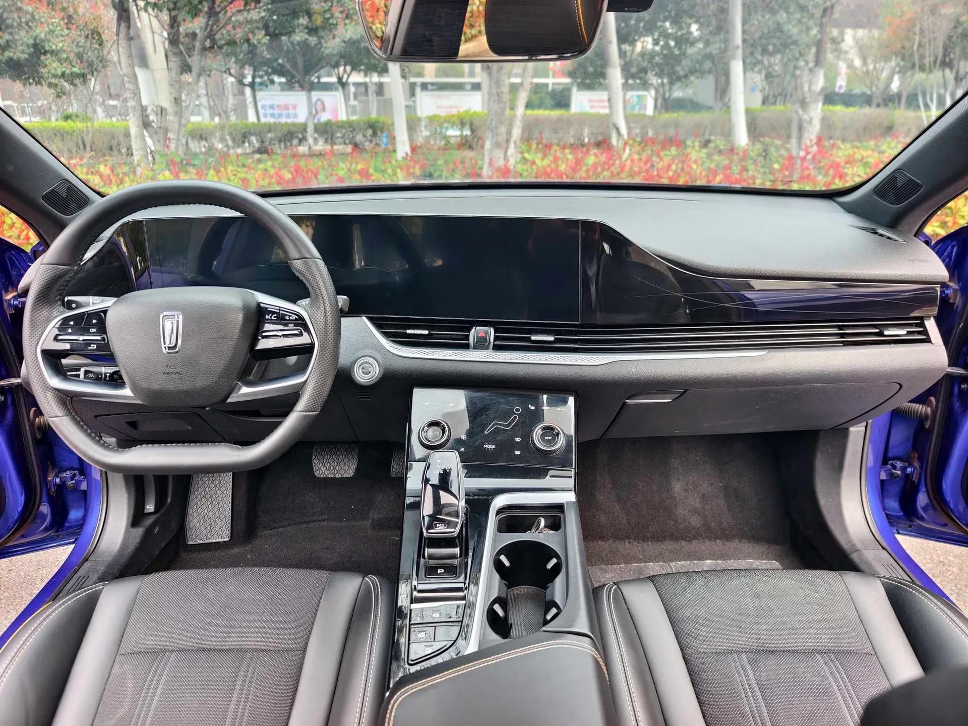 Bestune B70S 2022 1.5T Smart Trend Leader — миниатюра 19