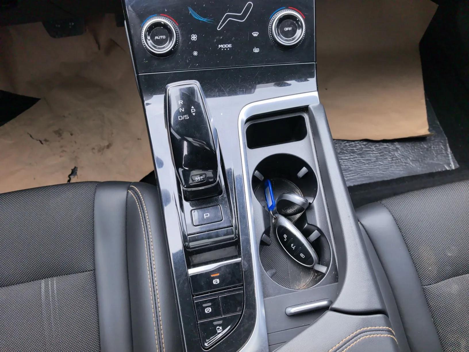 Bestune B70S 2022 2.0T Smart Trend Leader — миниатюра 16