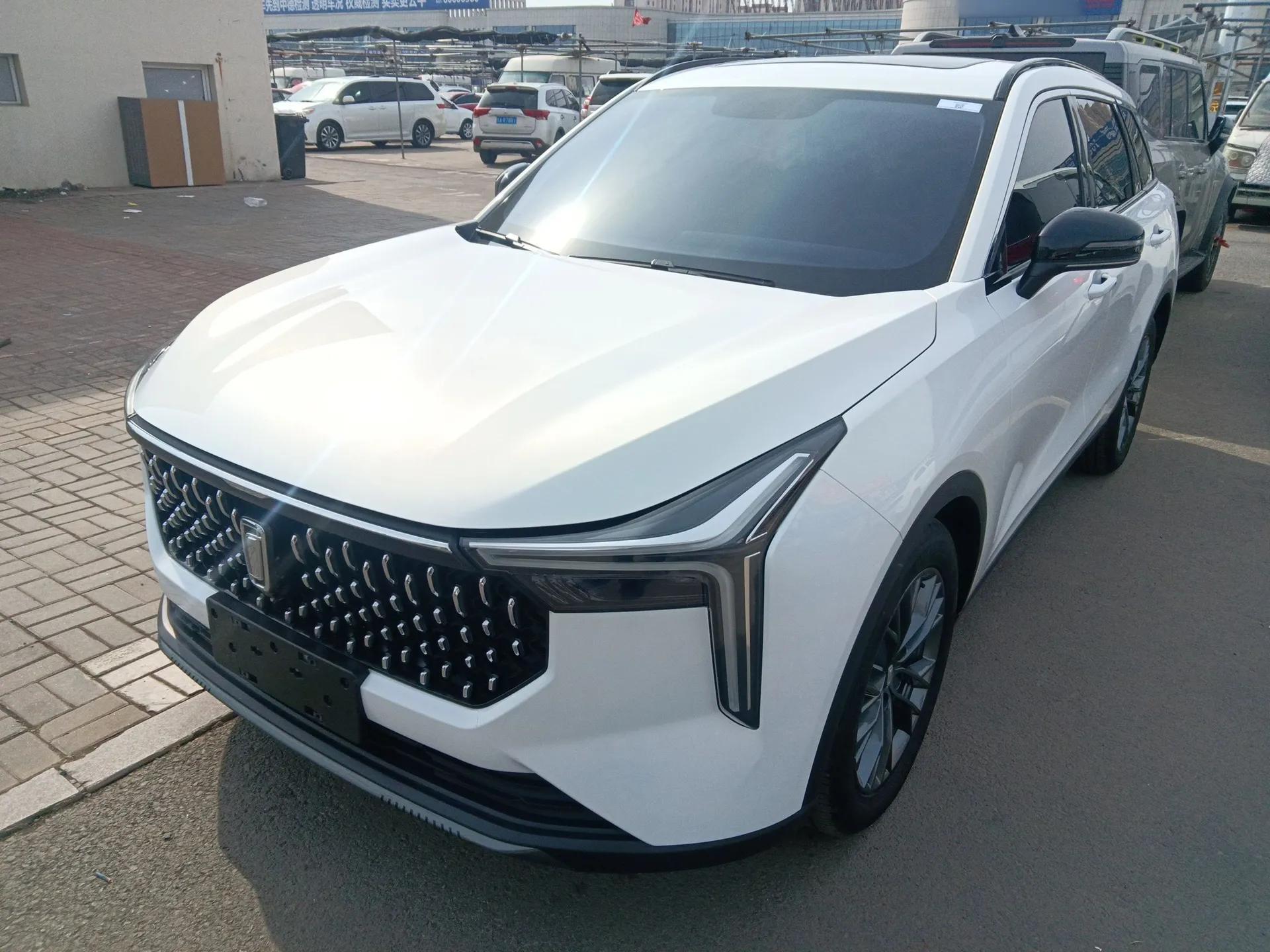 Bestune T55 2023 1.5T Automatic Leap Model — миниатюра 1