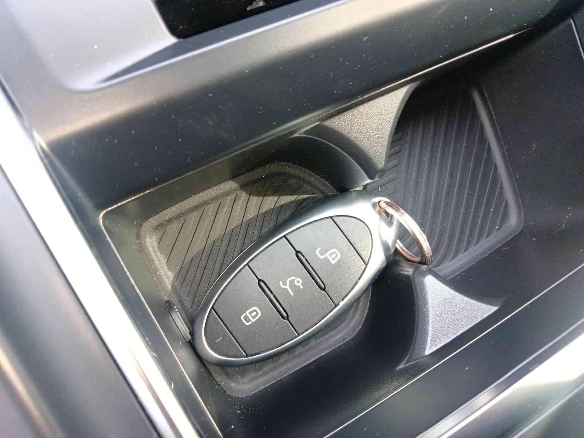 Bestune T55 2023 1.5T Automatic Leap Model — миниатюра 12