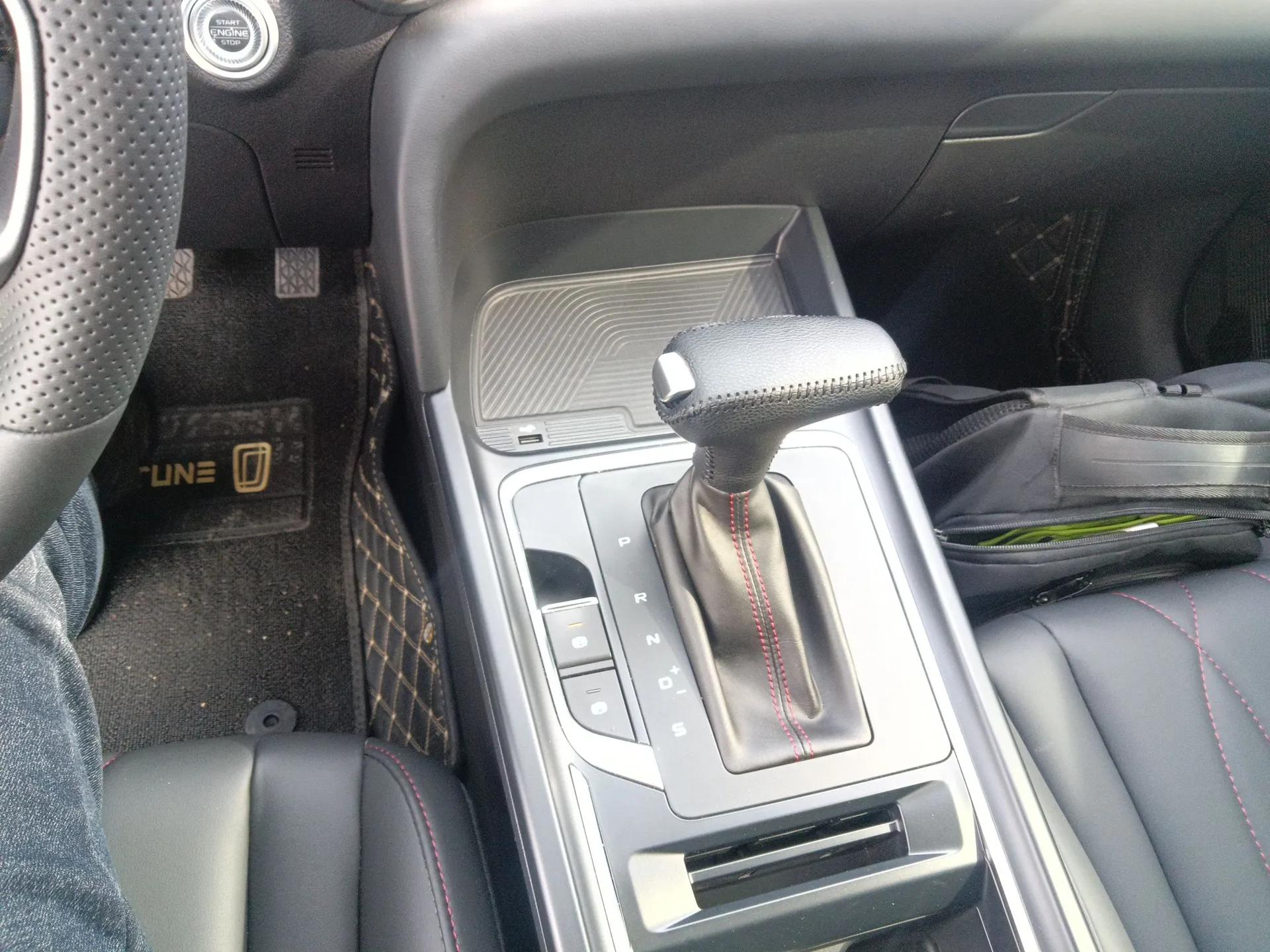 Bestune T55 2023 1.5T Automatic Leap Model — миниатюра 17