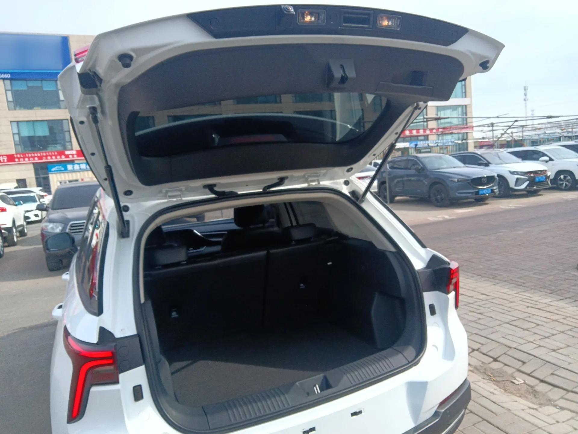 Bestune T55 2023 1.5T Automatic Leap Model — миниатюра 22