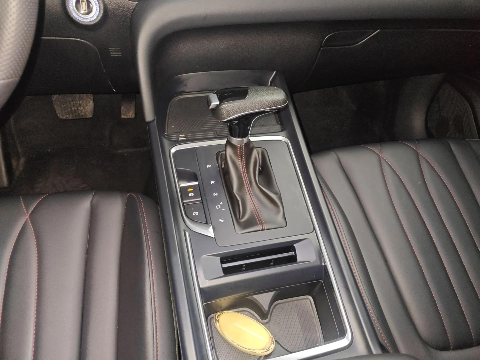 Bestune T55 2023 1.5T Automatic Leap Model — миниатюра 17