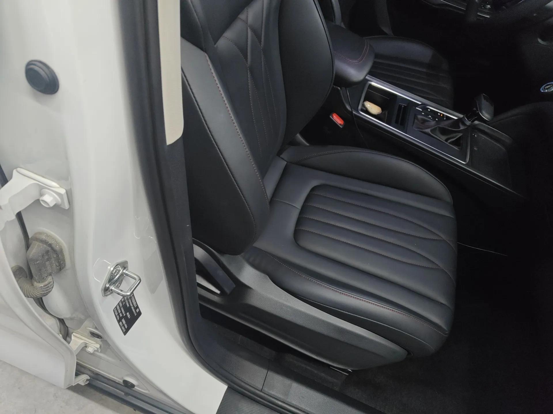 Bestune T55 2023 1.5T Automatic Leap Model — миниатюра 23
