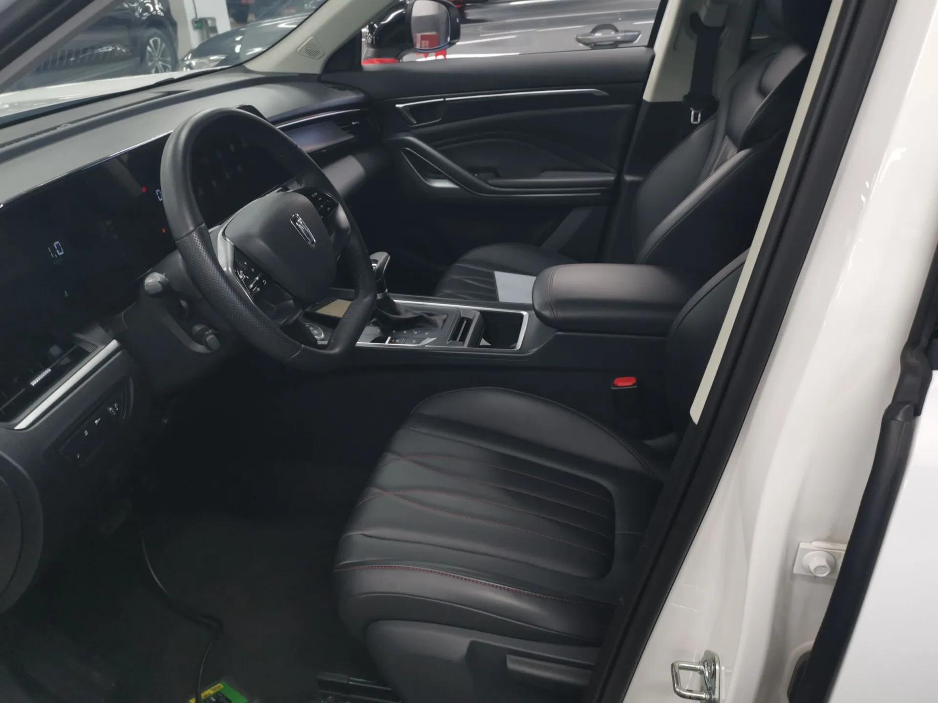 Bestune T55 2023 1.5T Automatic Leap Model — миниатюра 18