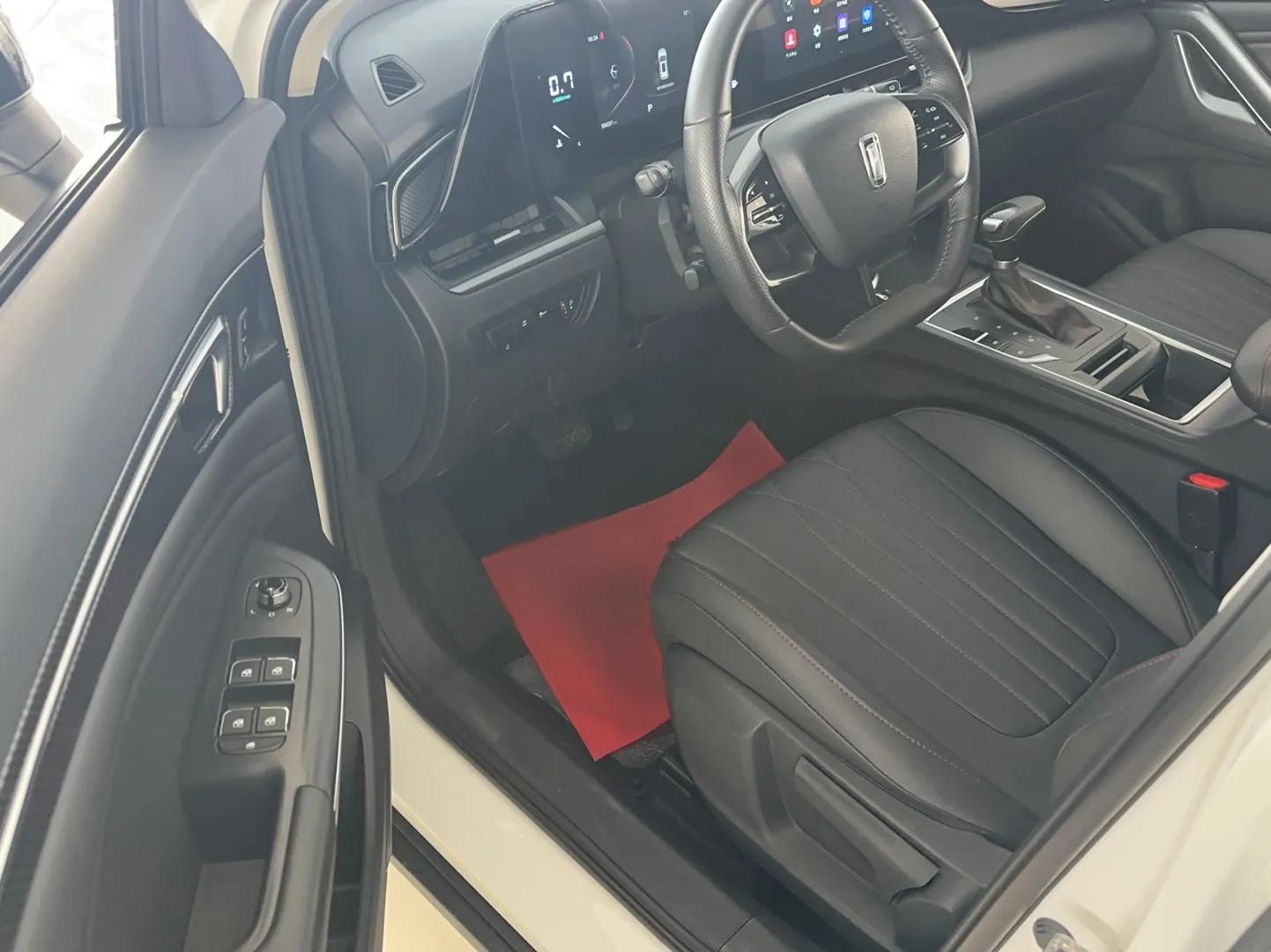 Bestune T55 2023 1.5T Automatic Leap Model — миниатюра 13