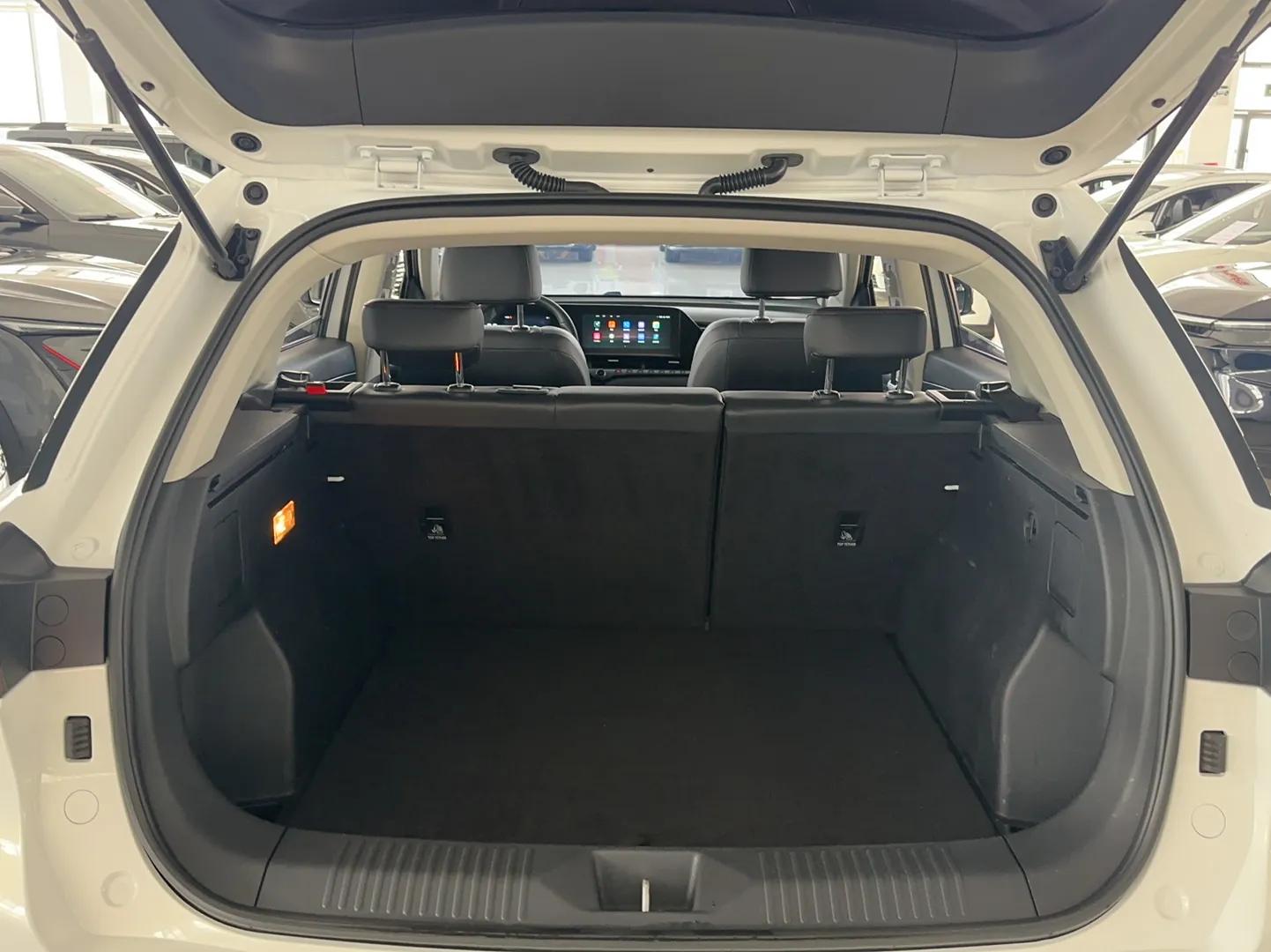 Bestune T55 2023 1.5T Automatic Leap Model — миниатюра 16