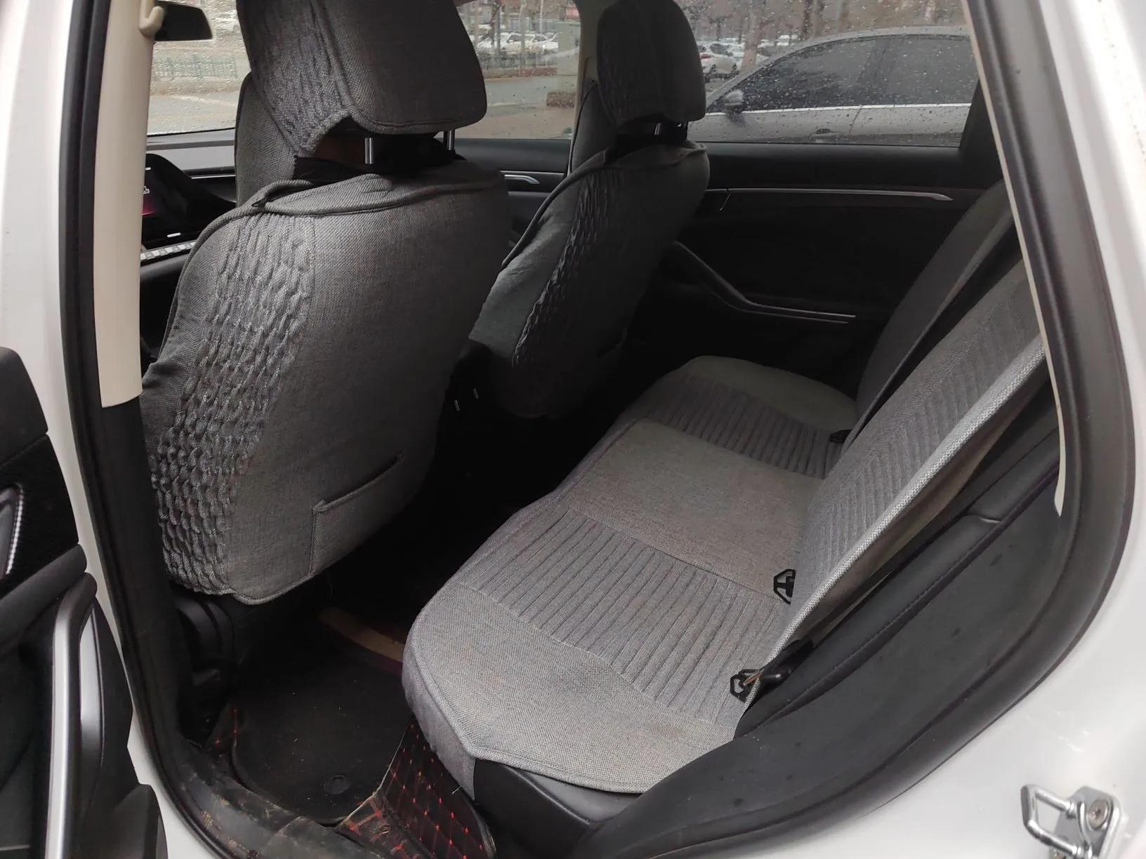 Bestune T55 2022 1.5T Automatic Leap Edition — миниатюра 18