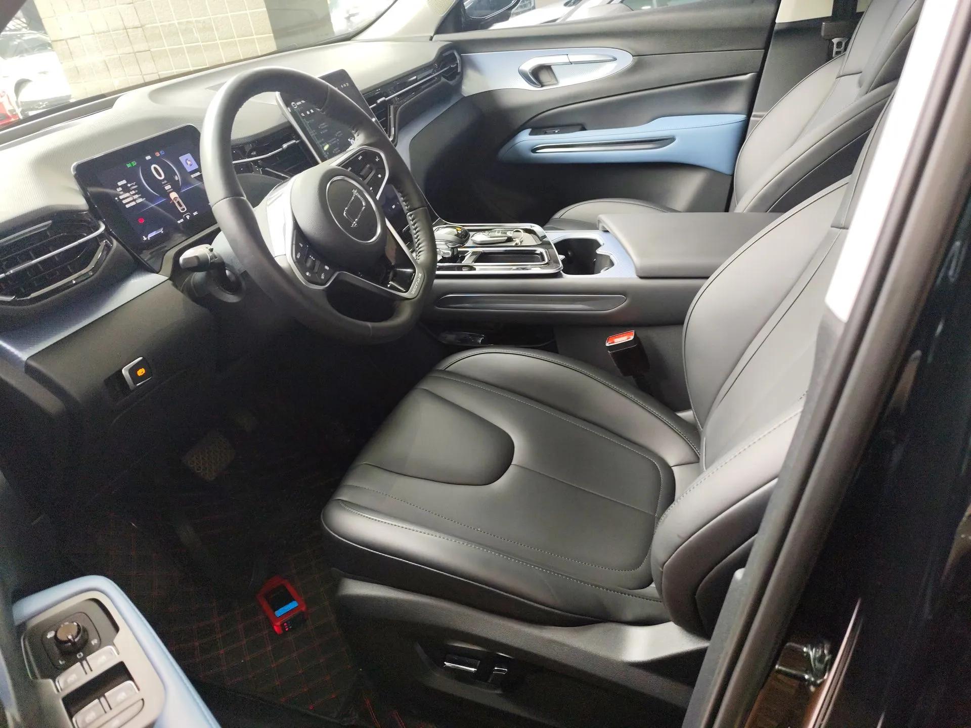 Bestune T90 2023 1.5T DCT Automatic Luxury Edition — миниатюра 17