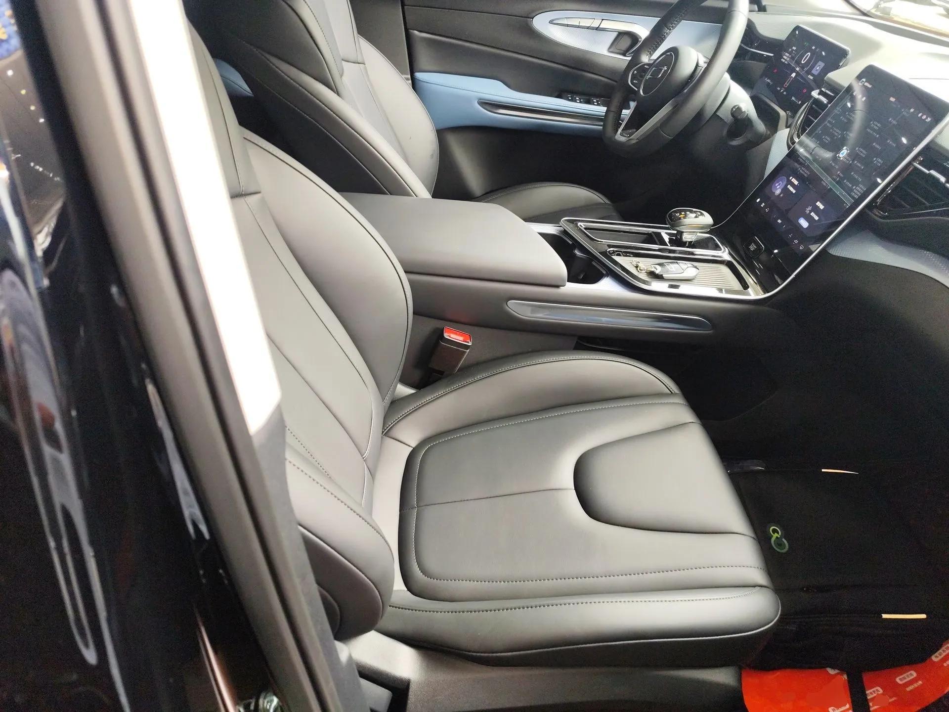 Bestune T90 2023 1.5T DCT Automatic Luxury Edition — миниатюра 24